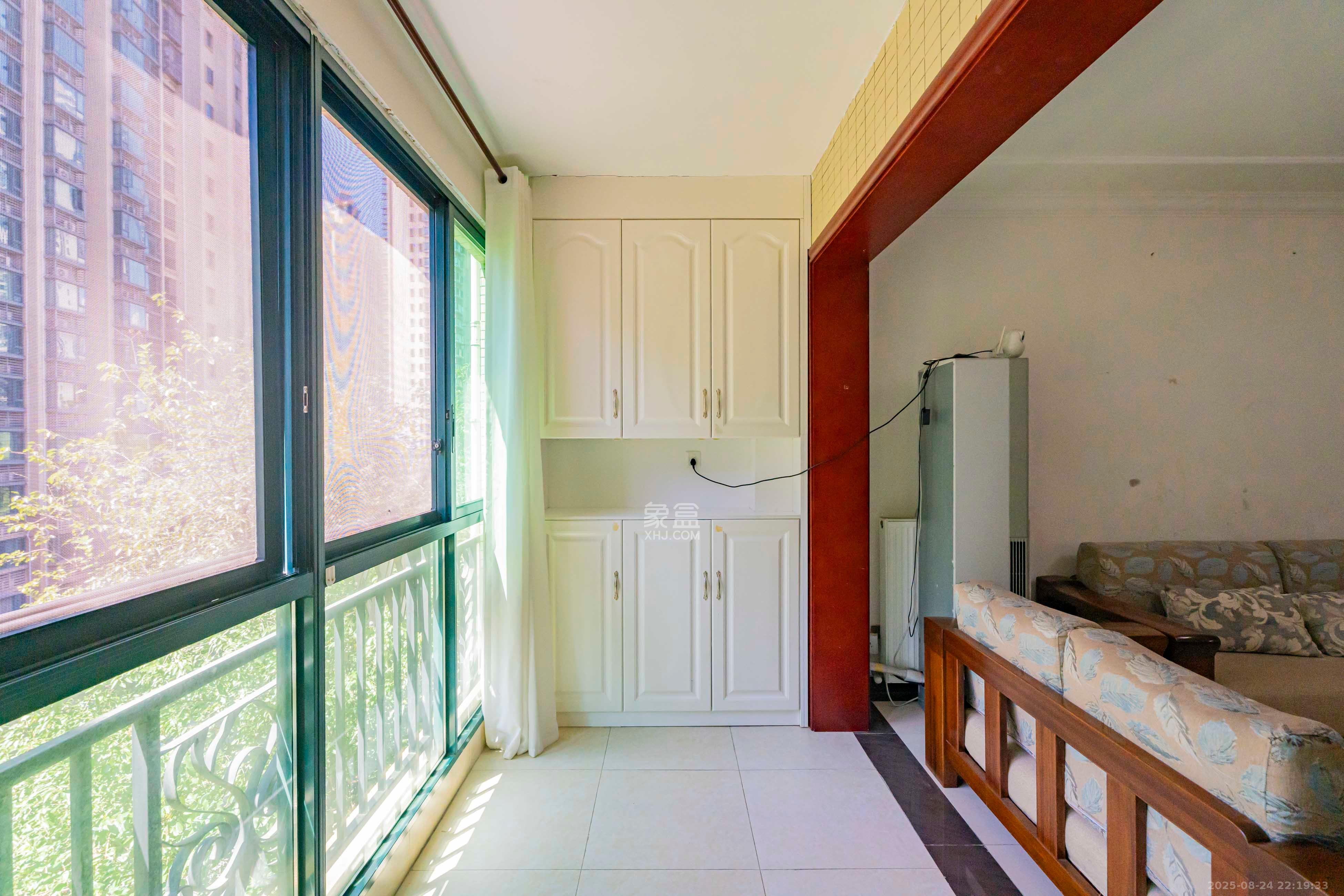 恒大雅苑 3室2厅2卫 118.0万 恒大雅苑 3室2厅2卫 118.0万阳台