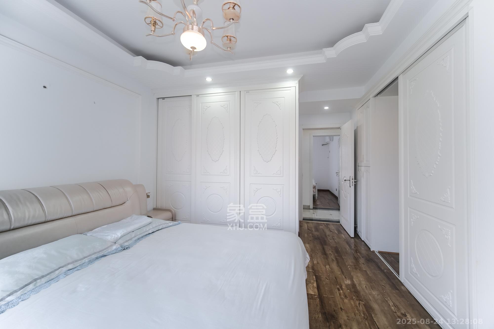 丰源国际  3室2厅2卫    81.0万卧室