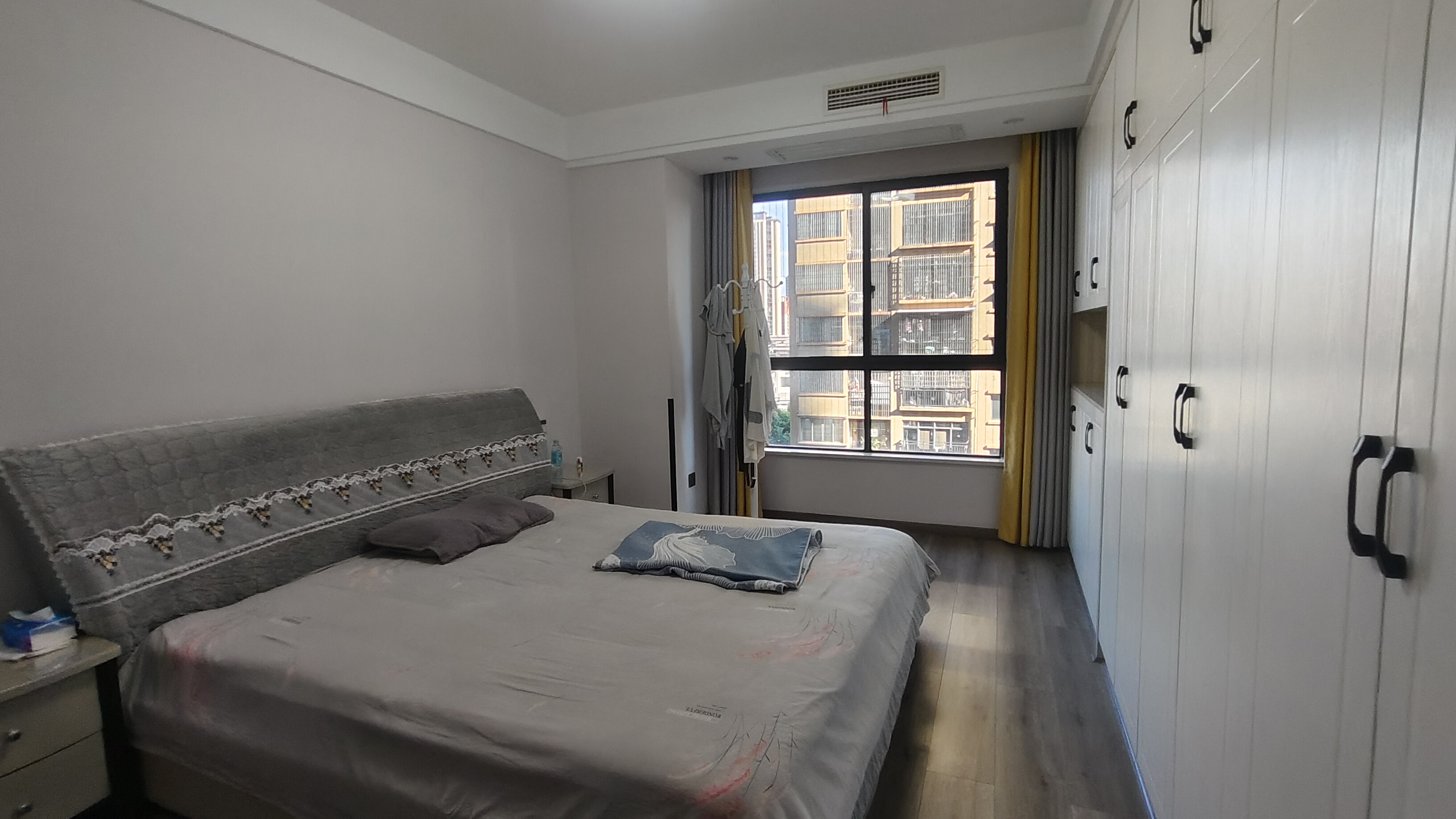 滨江花园 3室2厅2卫 78.0万 滨江花园 3室2厅2卫 78.0万卧室