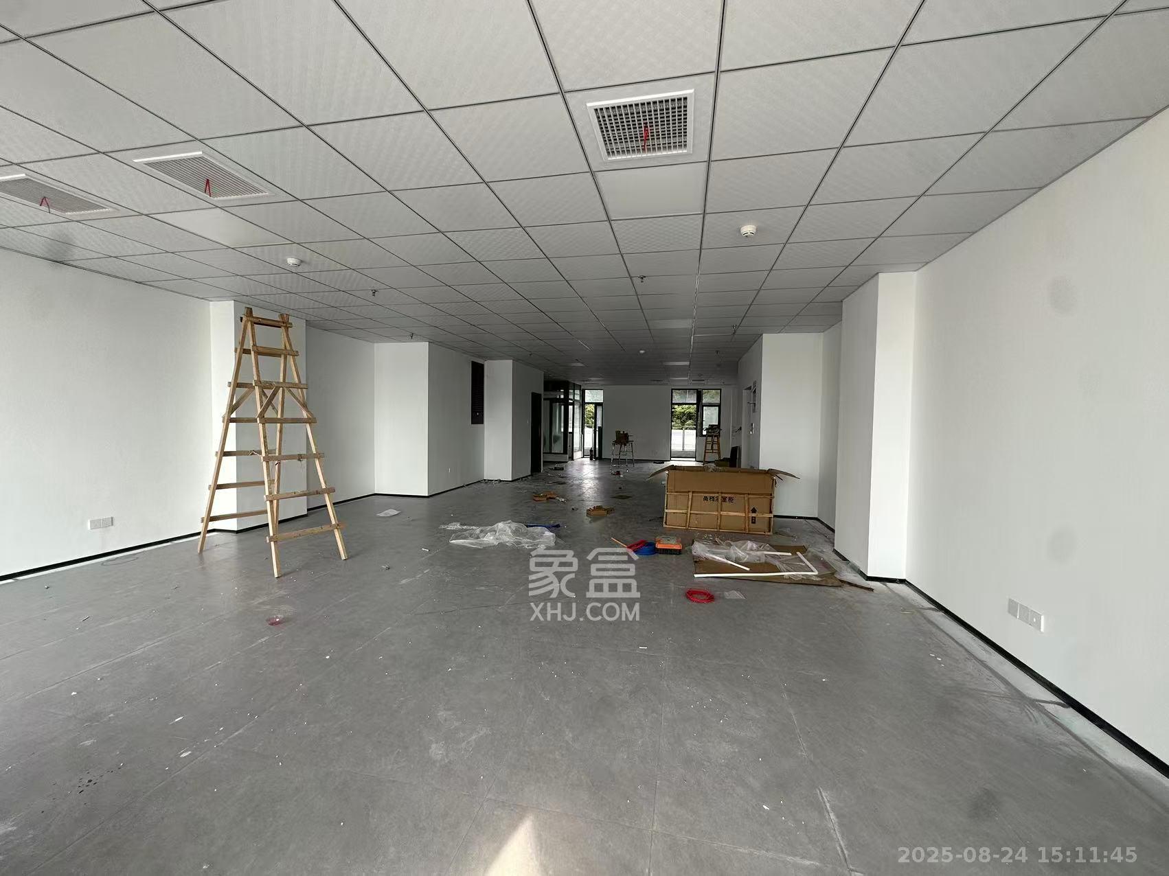 湘江颂 1室1厅1卫 9000.00元/月 湘江颂 1室1厅1卫 9000.00元/月室内图