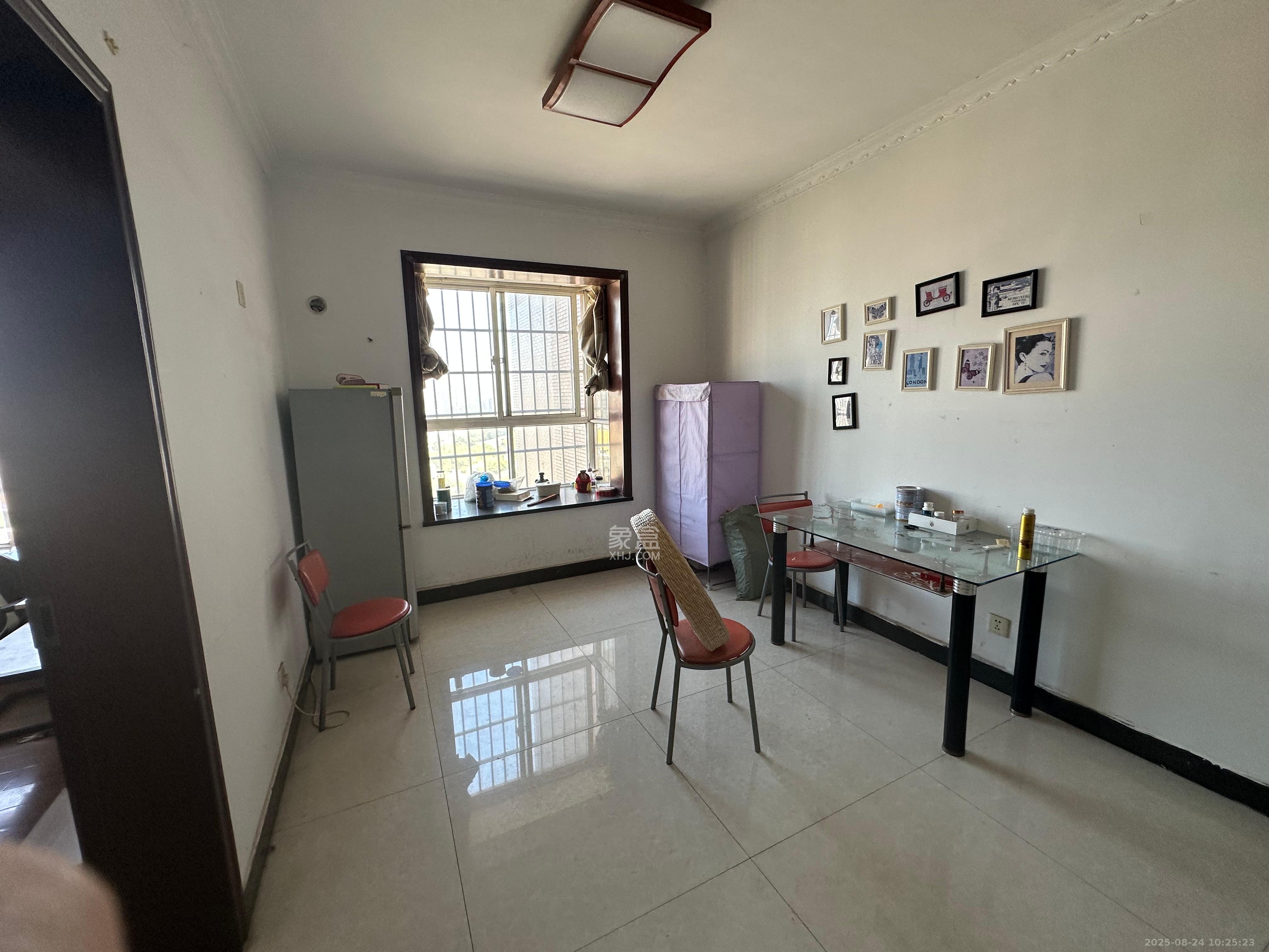 紫晶城 1室2厅1卫 1500.0元/月 紫晶城 1室2厅1卫 1500.0元/月室内图