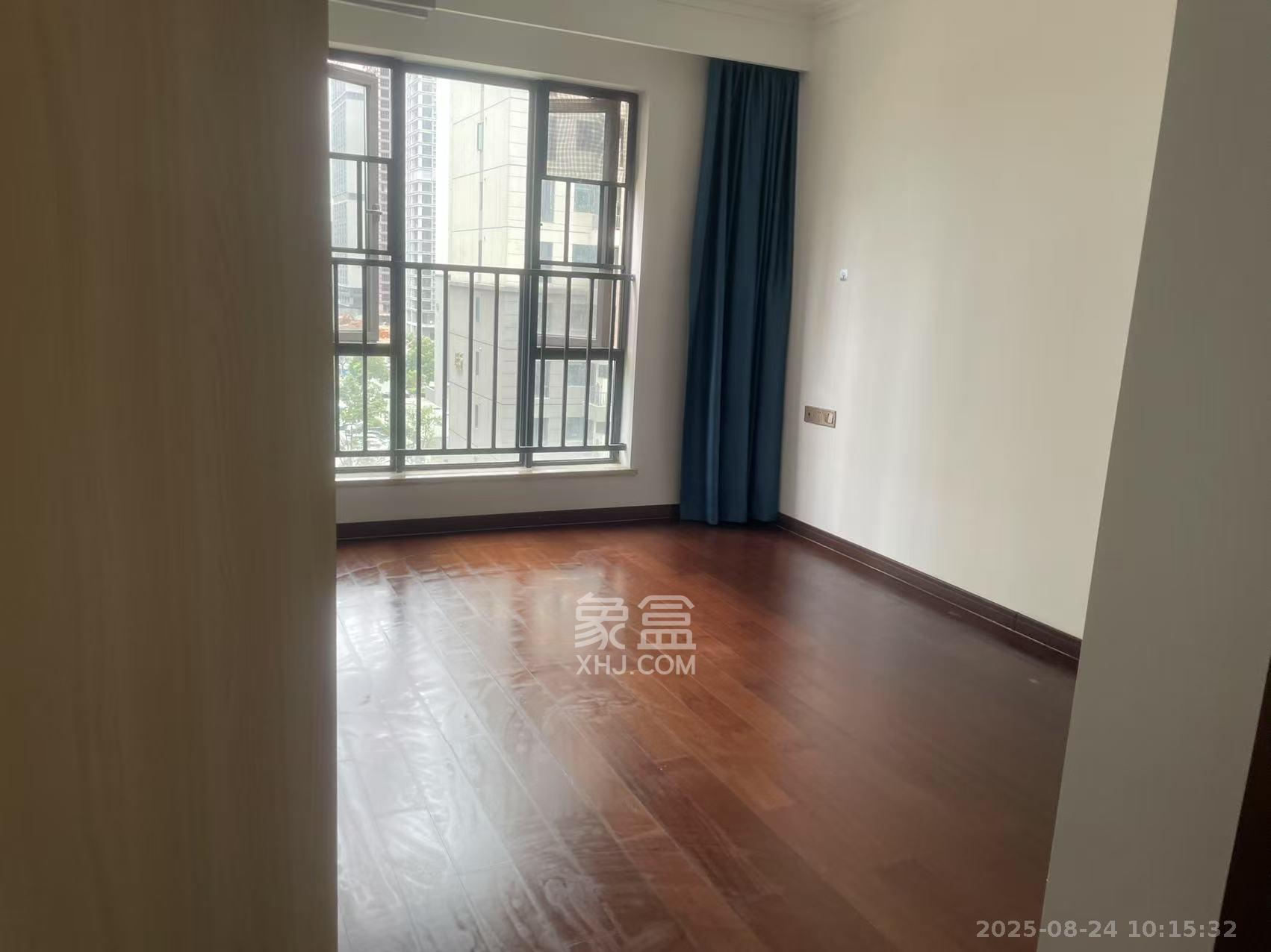 绿地长沙城际空间站（绿地新里佳苑）  4室2厅2卫   3300.00元/月室内图