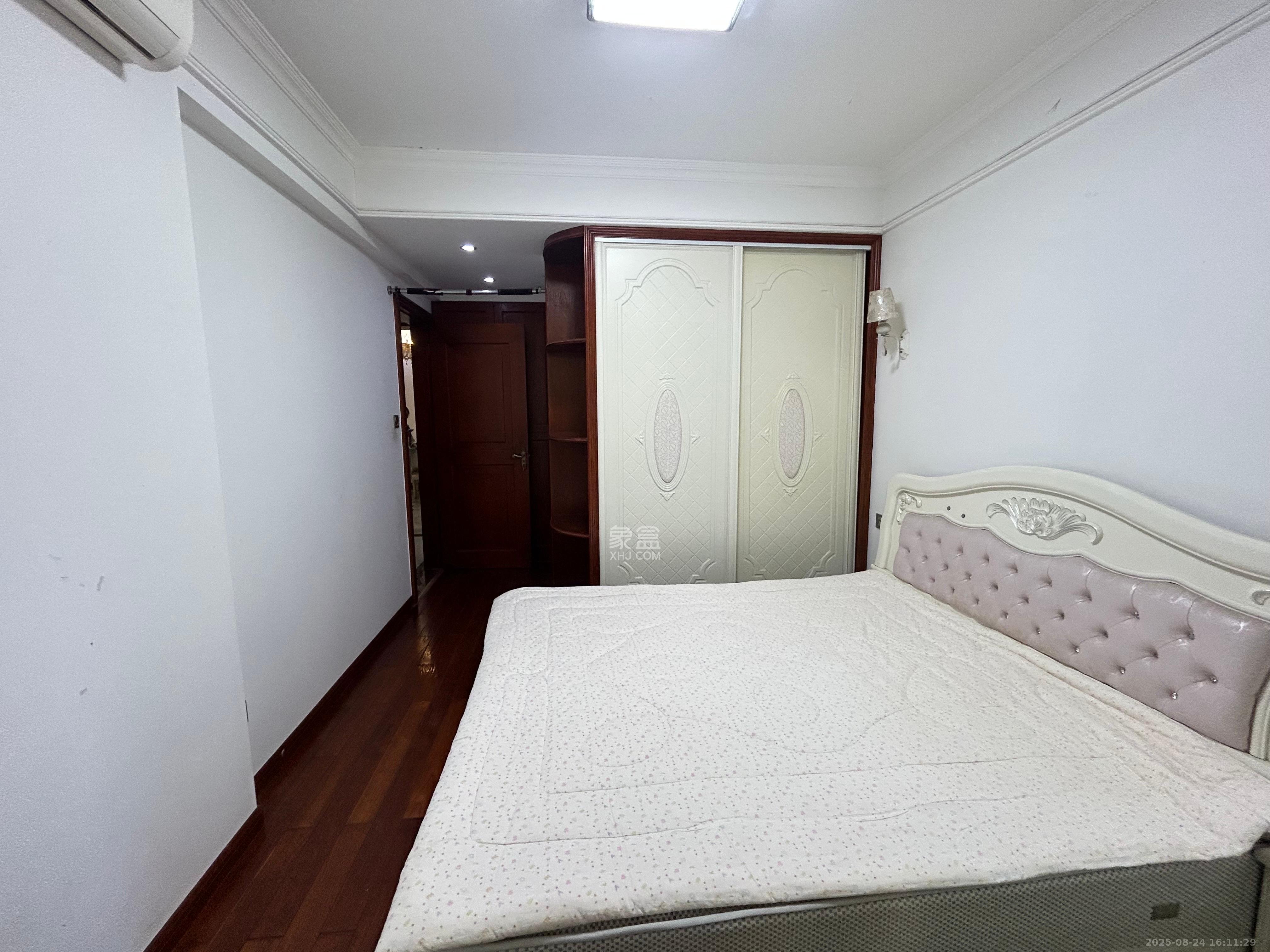 怡海星城 1室2厅1卫 1600.0元/月 怡海星城 1室2厅1卫 1600.0元/月室内图