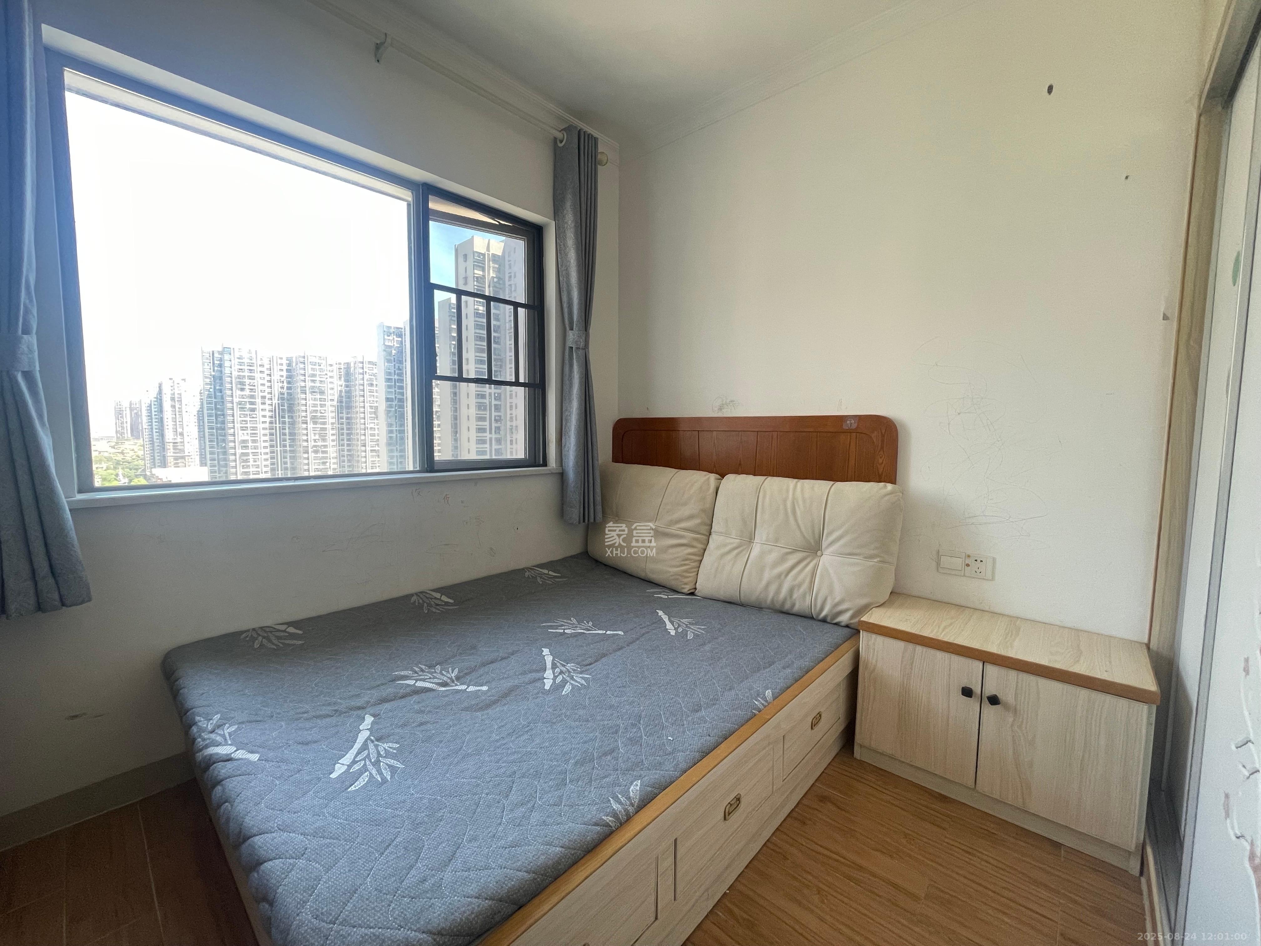 湖湘奥林匹克花园  3室2厅2卫    2150.0元/月 湖湘奥林匹克花园  3室2厅2卫    2150.0元/月室内图