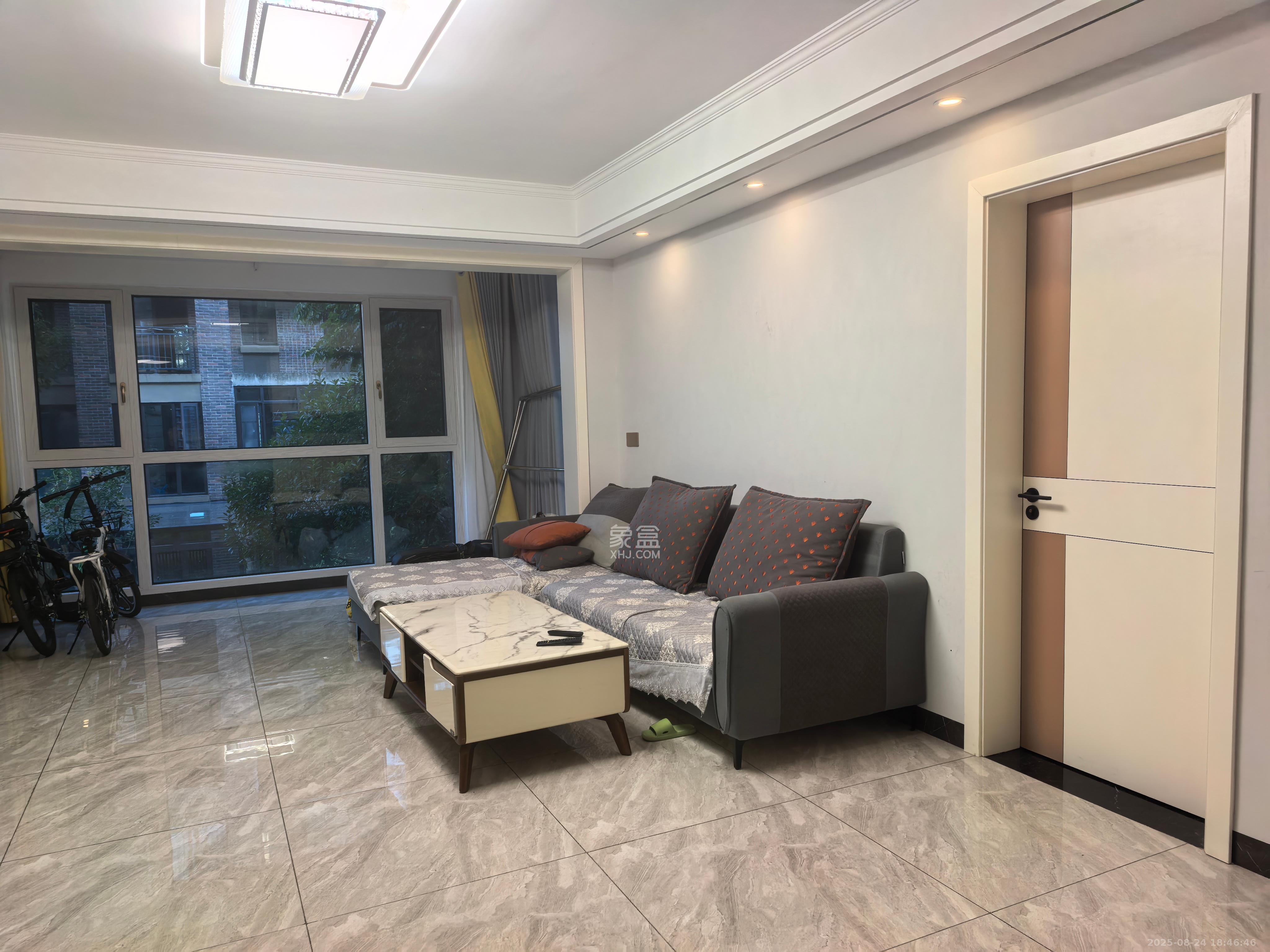 星湖湾二期洋房 4室2厅2卫 4000.0元/月 星湖湾二期洋房 4室2厅2卫 4000.0元/月户型图