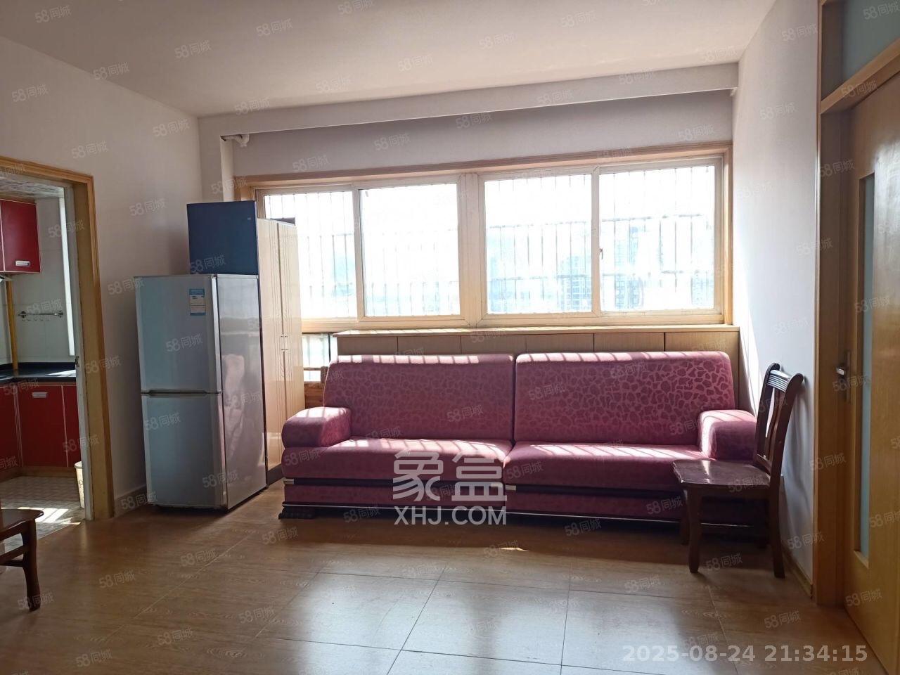 伍家岭生活广场 2室1厅1卫 1800.0元/月 伍家岭生活广场 2室1厅1卫 1800.0元/月室内图