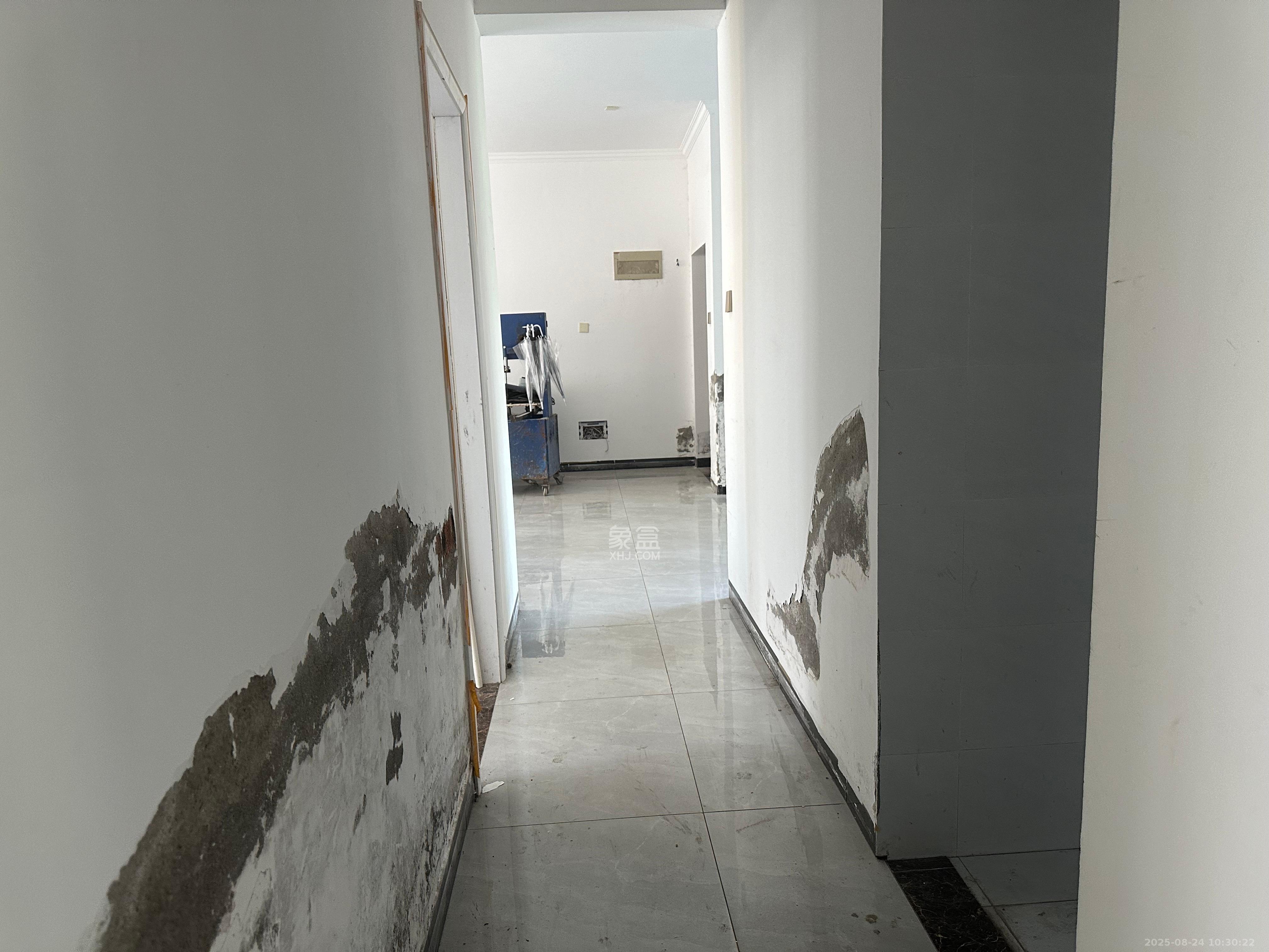 颐和佳园 3室2厅2卫 2300.00元/月 颐和佳园 3室2厅2卫 2300.00元/月室内图