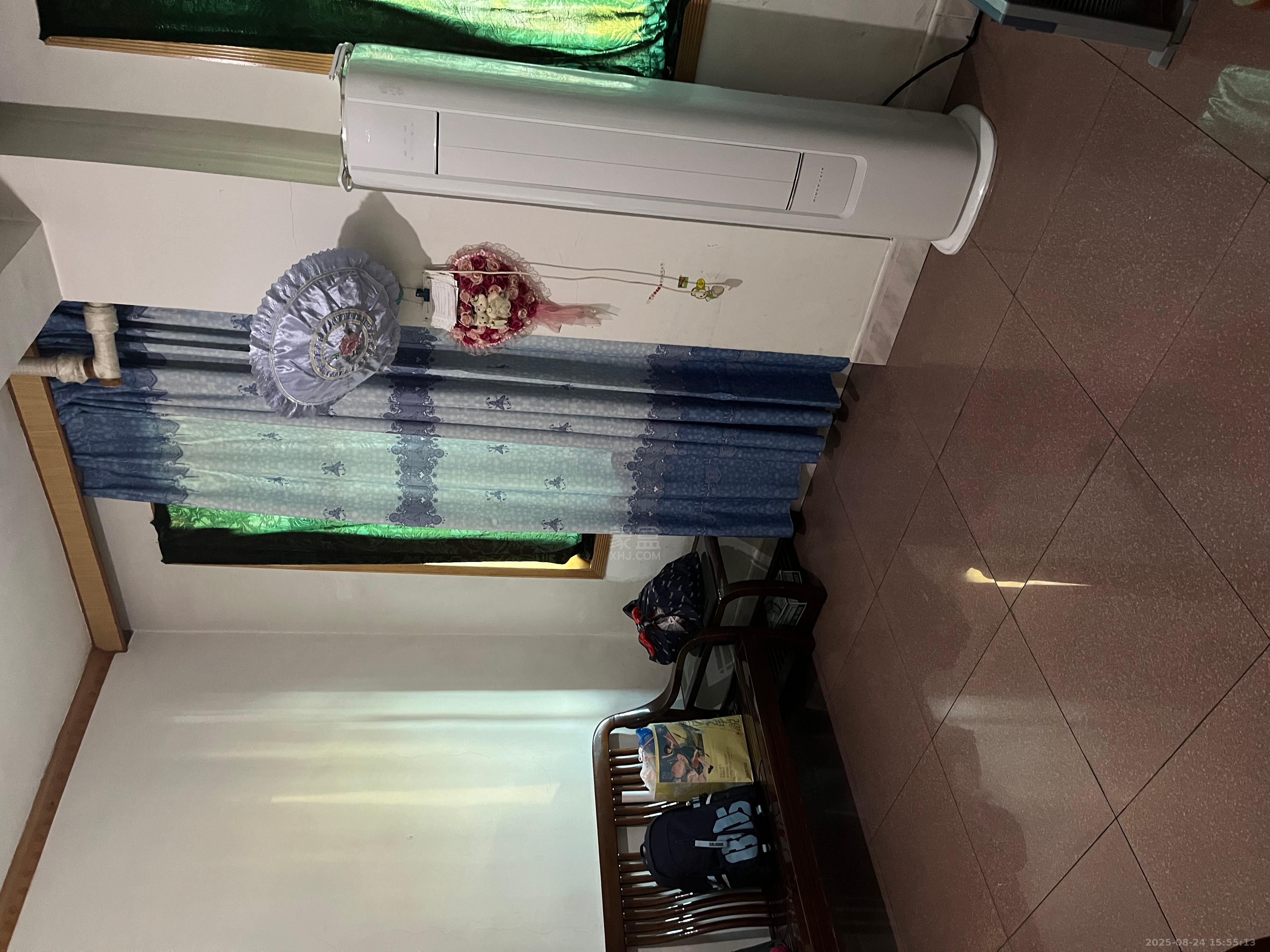 金源小区一期  4室2厅2卫   1000.00元/月室内图
