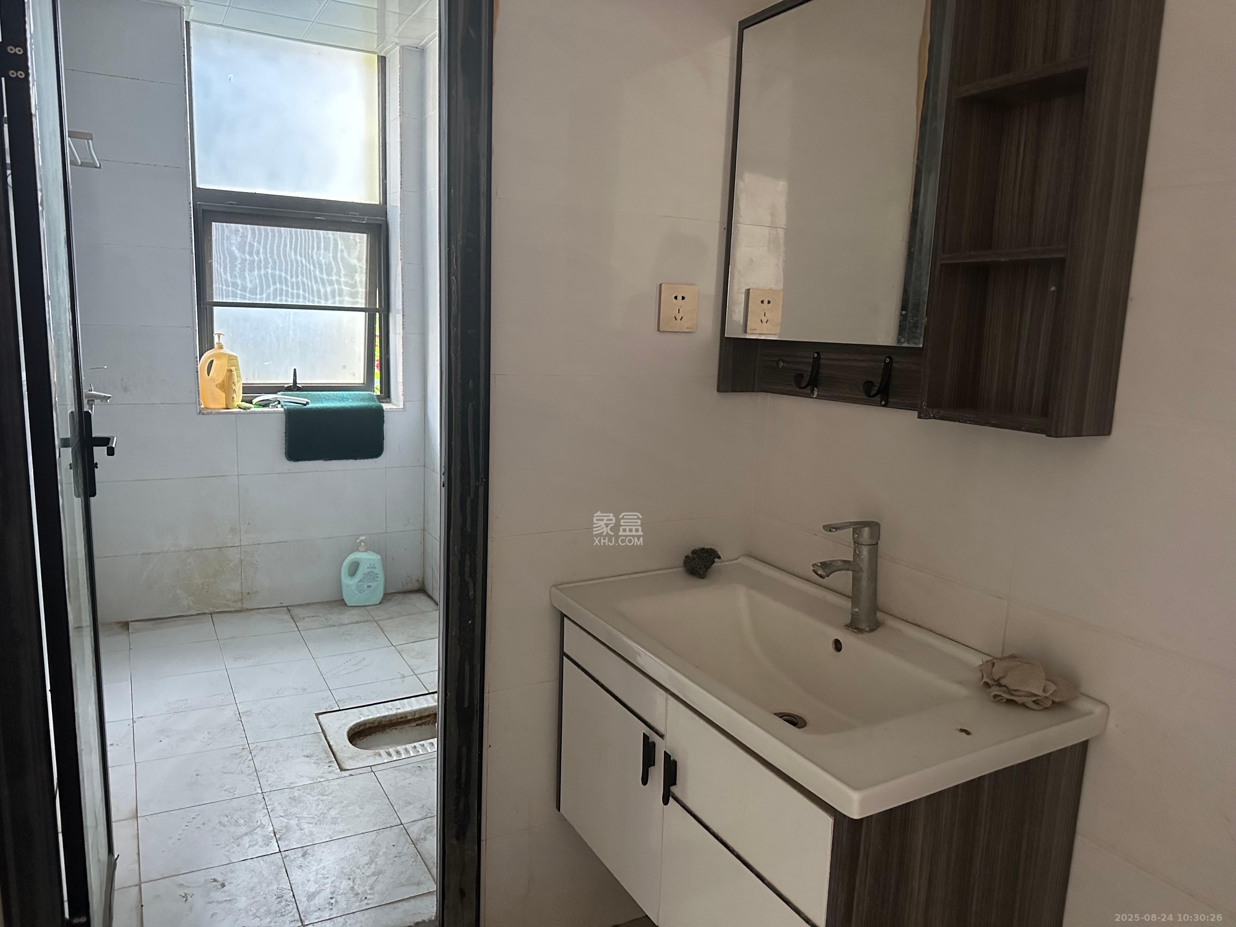 颐和佳园 3室2厅2卫 2300.00元/月 颐和佳园 3室2厅2卫 2300.00元/月室内图