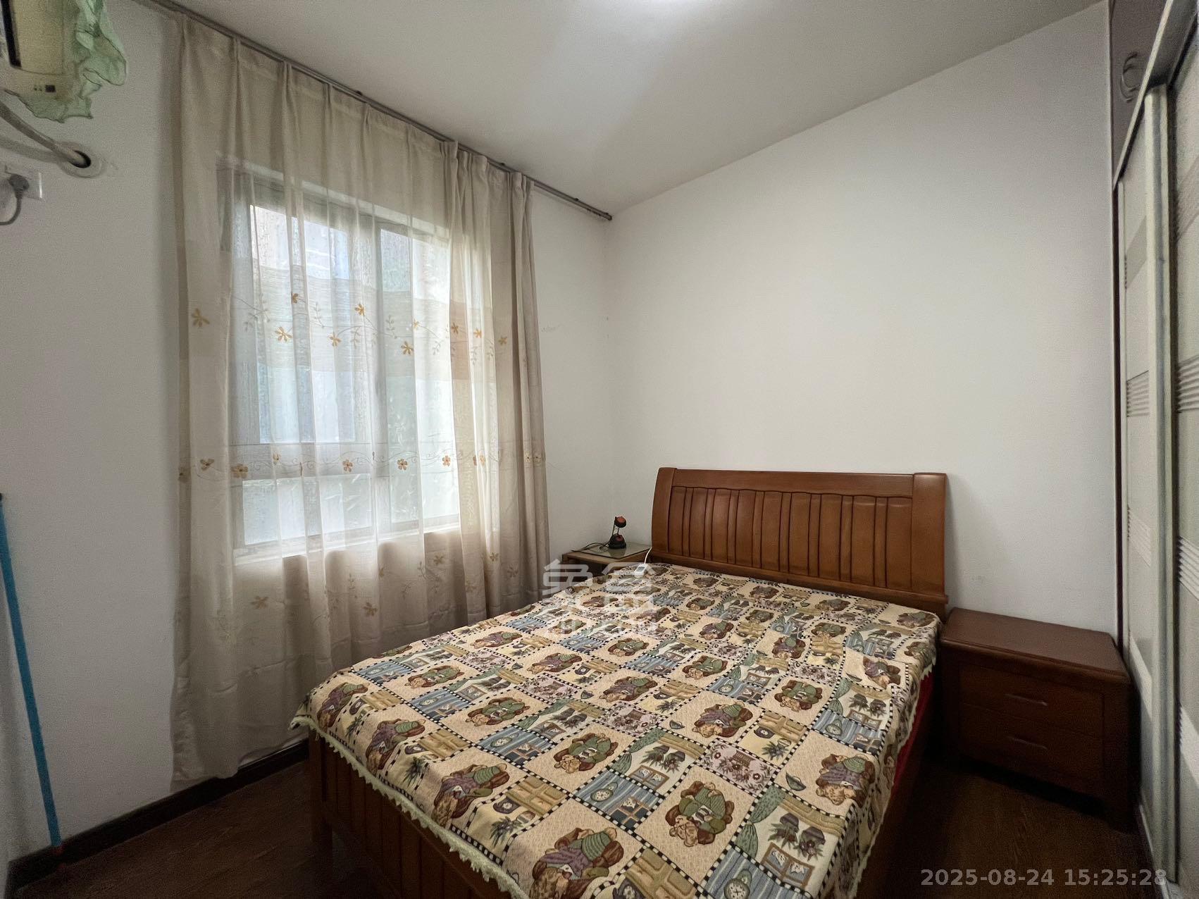 藏珑湖上国际花园  3室2厅1卫    2600.0元/月室内图