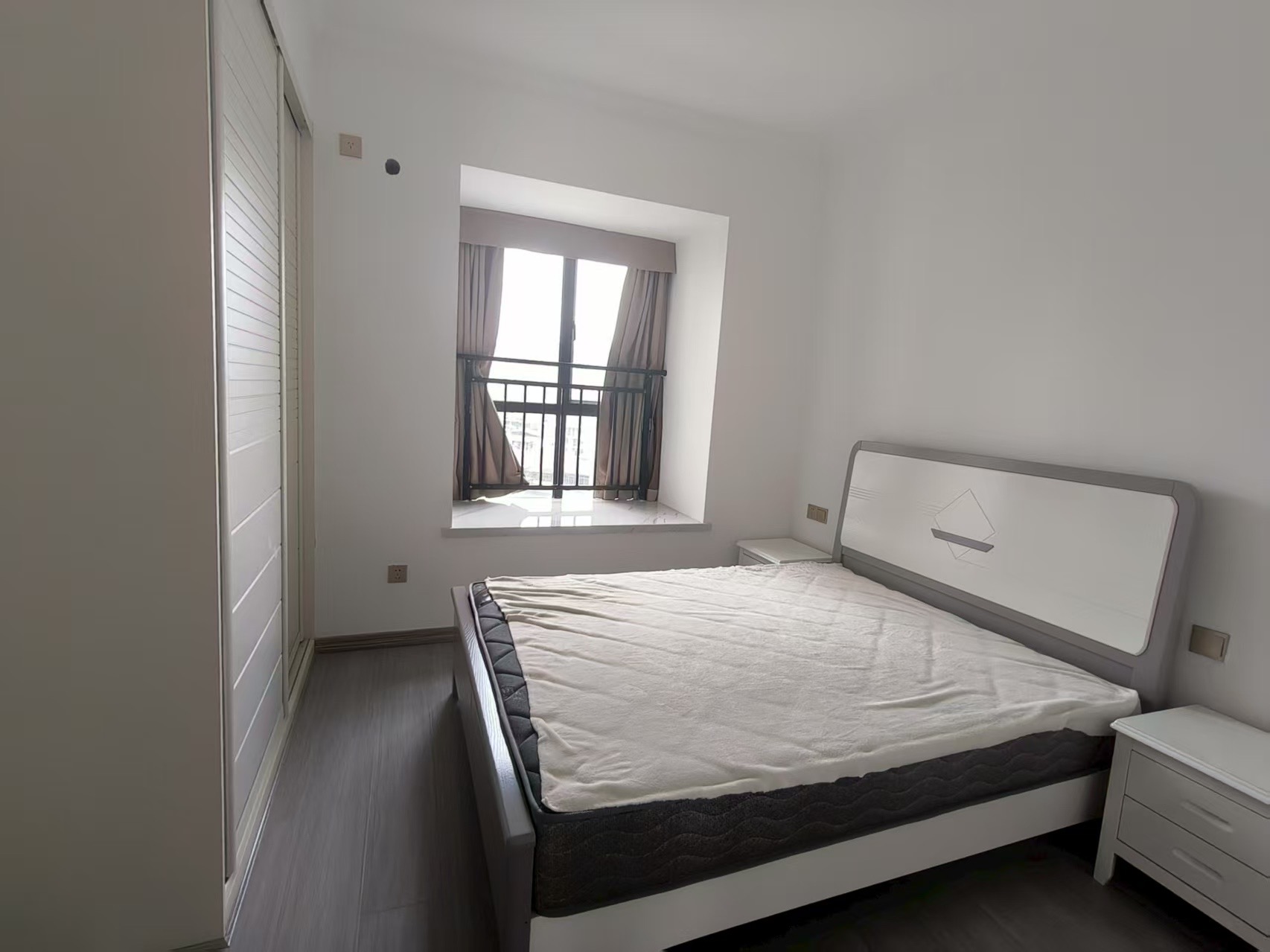 宏天绿城 2室2厅1卫 1400.0元/月 宏天绿城 2室2厅1卫 1400.0元/月室内图