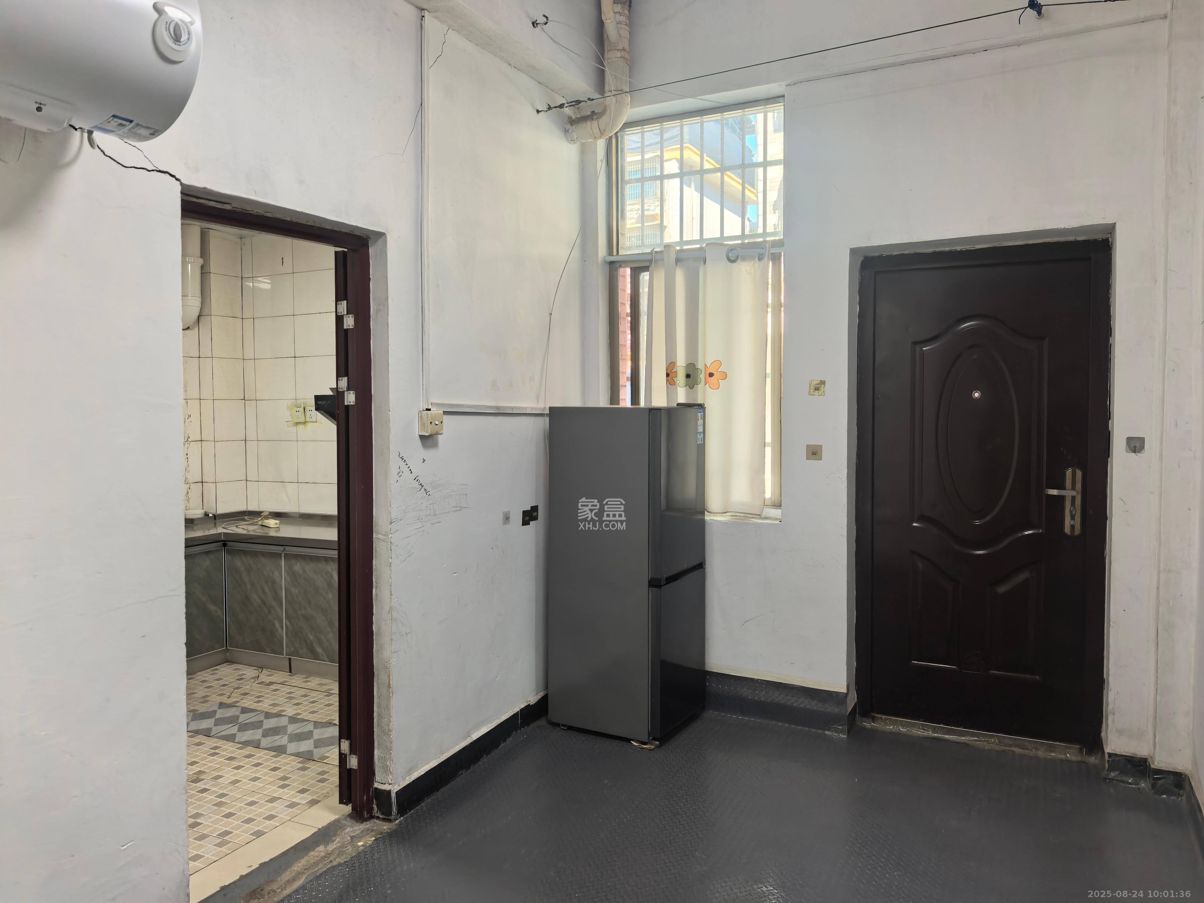 岳北社区 1室1厅1卫 1400.0元/月 岳北社区 1室1厅1卫 1400.0元/月室内图