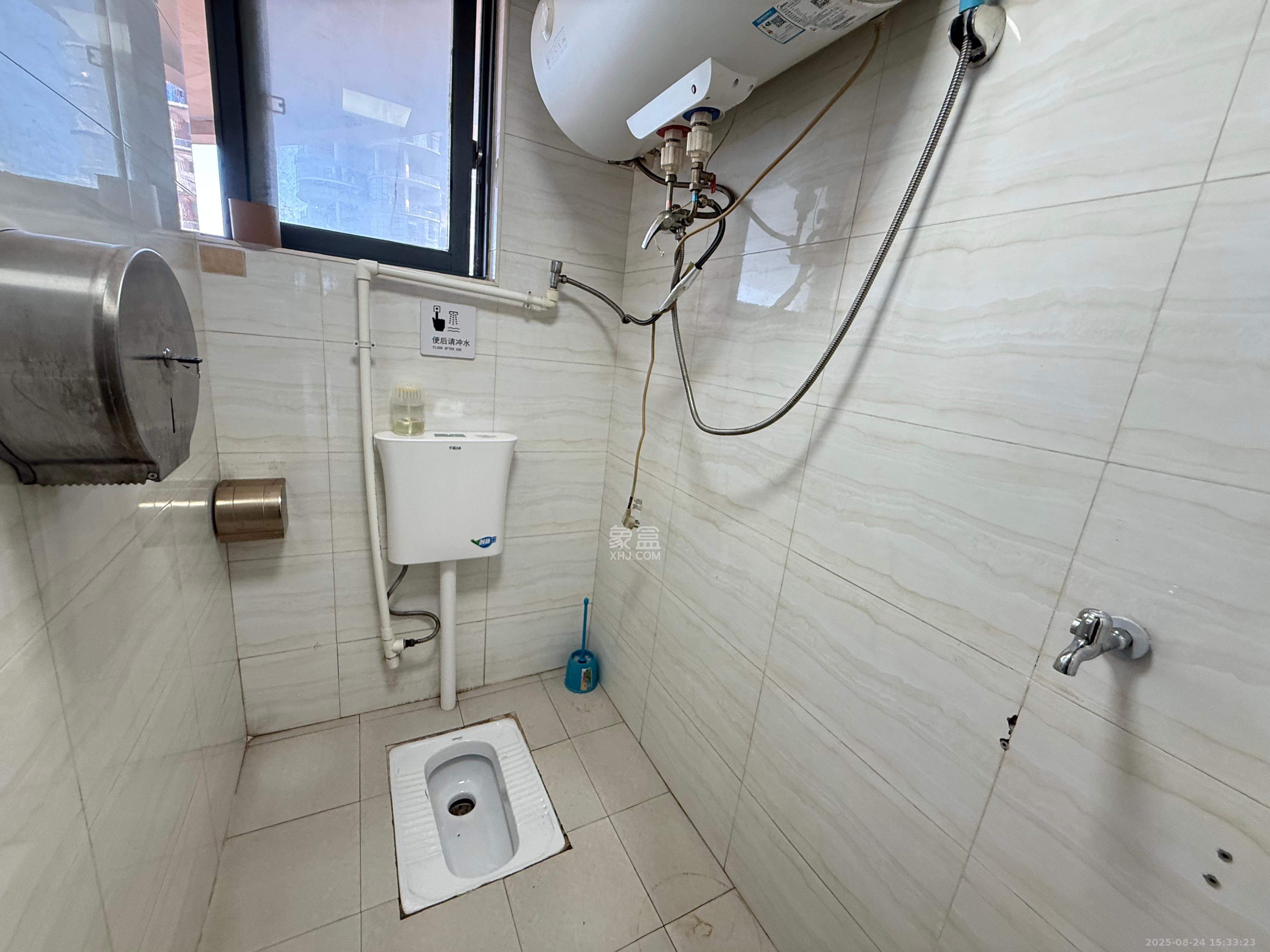 湘江世纪城富湾国际  5室2厅2卫    8600.0元/月 湘江世纪城富湾国际  5室2厅2卫    8600.0元/月室内图