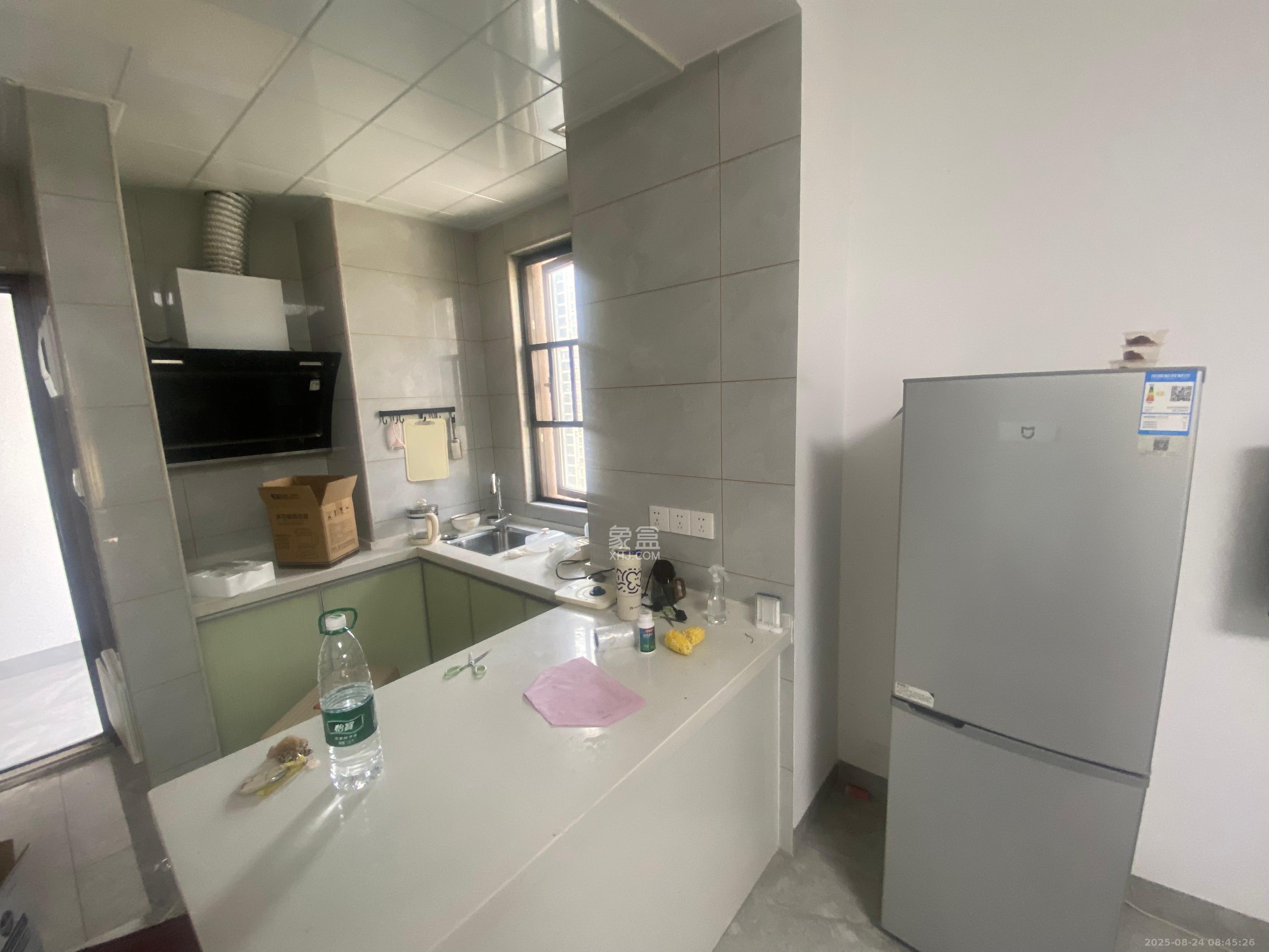 钱隆世家  1室1厅1卫    1400.0元/月 钱隆世家  1室1厅1卫    1400.0元/月室内图