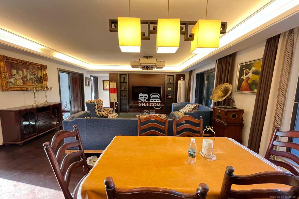 万科金域缇香  4室2厅2卫    5000.0元/月 万科金域缇香  4室2厅2卫    5000.0元/月室内图