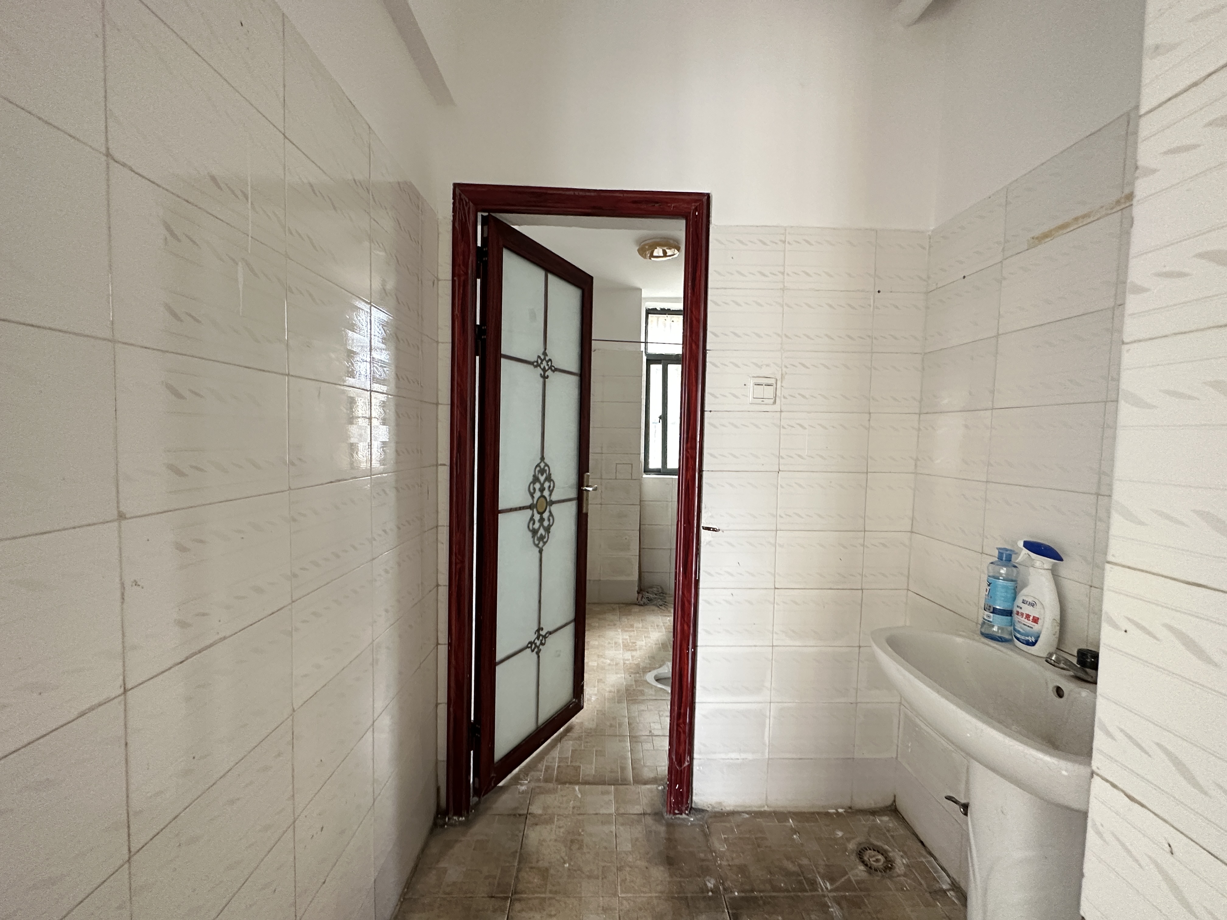 金海广场 3室2厅2卫 3200.0元/月 金海广场 3室2厅2卫 3200.0元/月室内图