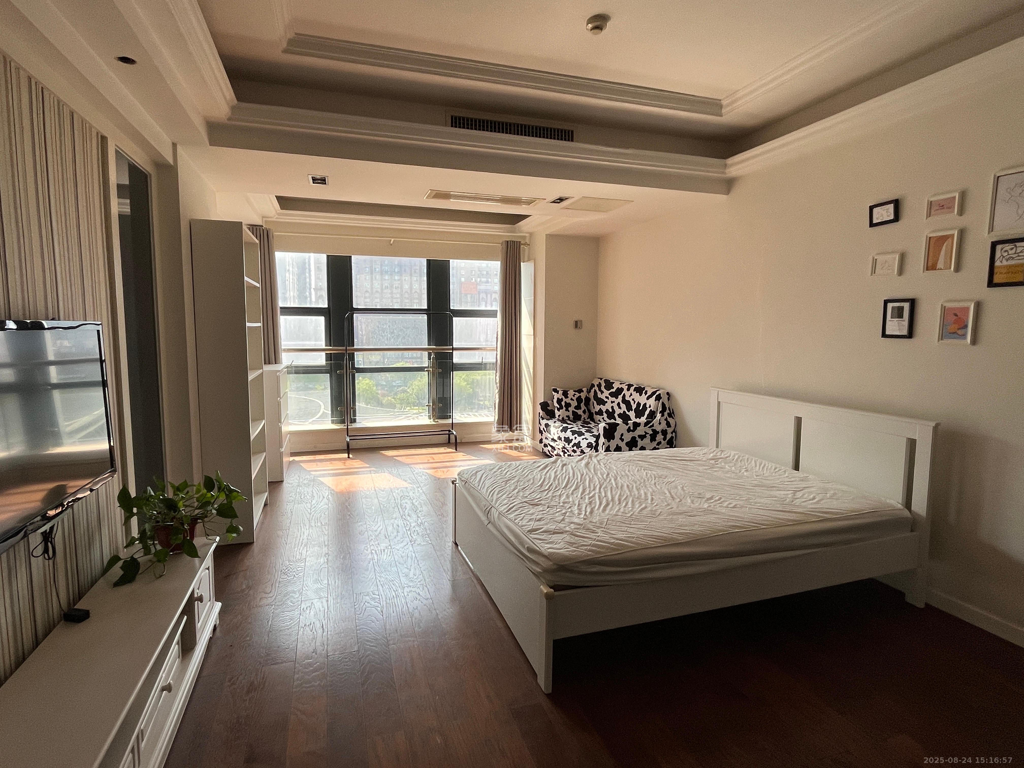 壹号公馆 1室1厅1卫 2300.0元/月 壹号公馆 1室1厅1卫 2300.0元/月室内图