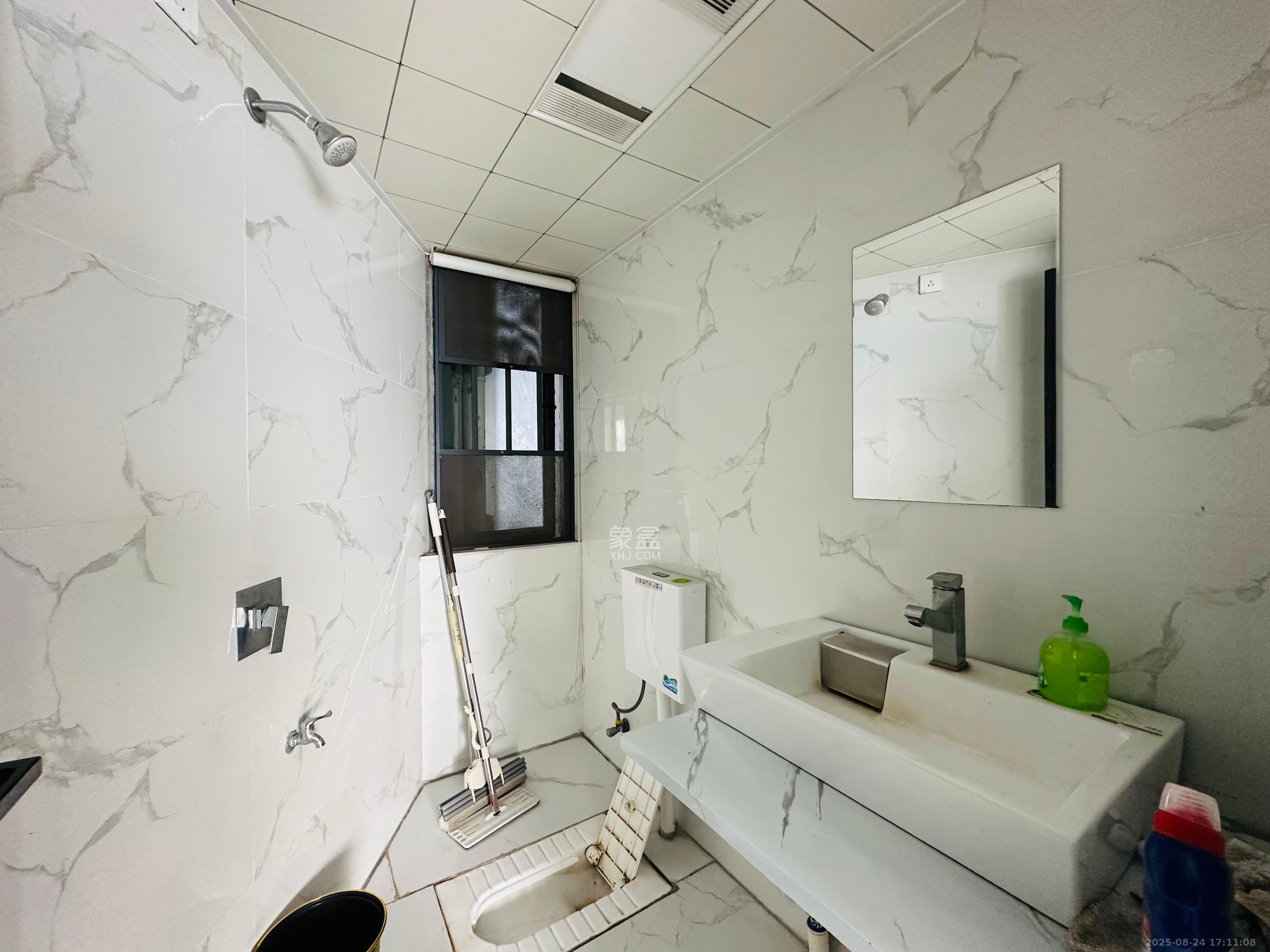 天祥水晶湾  4室2厅2卫    4500.0元/月室内图