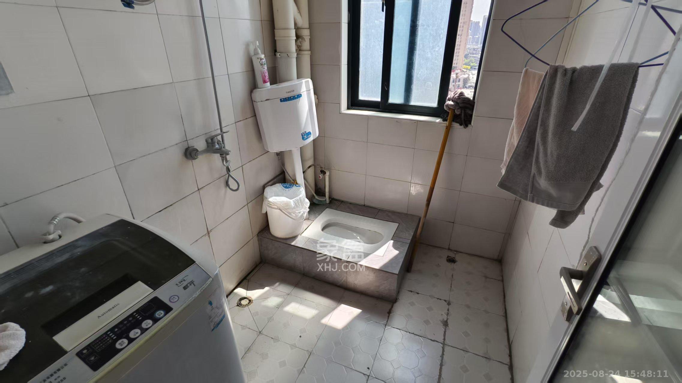 尊邸华庭 4室1厅1卫 2000.0元/月 尊邸华庭 4室1厅1卫 2000.0元/月室内图