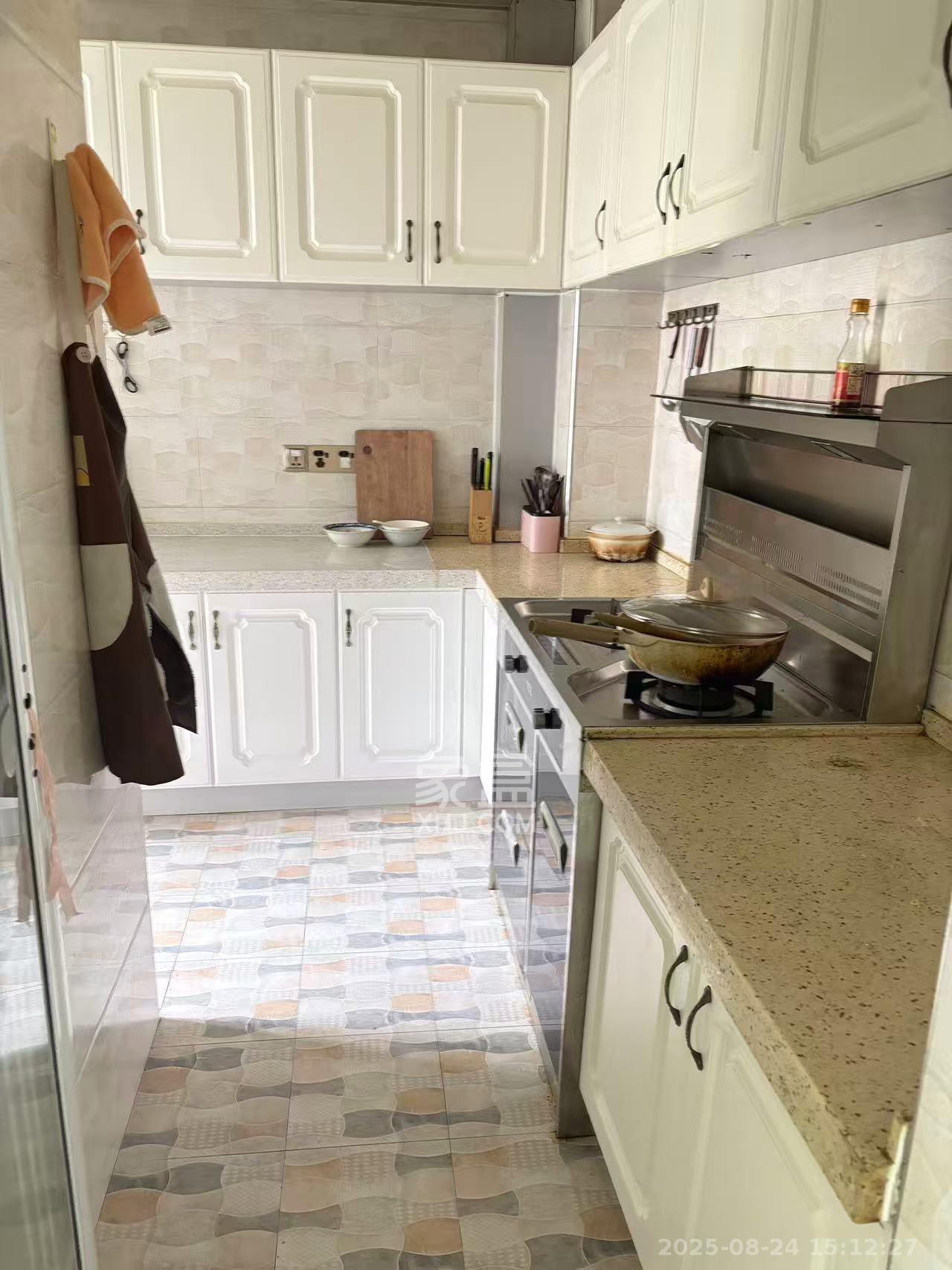 新盛珑璟台  2室2厅1卫    2000.0元/月室内图