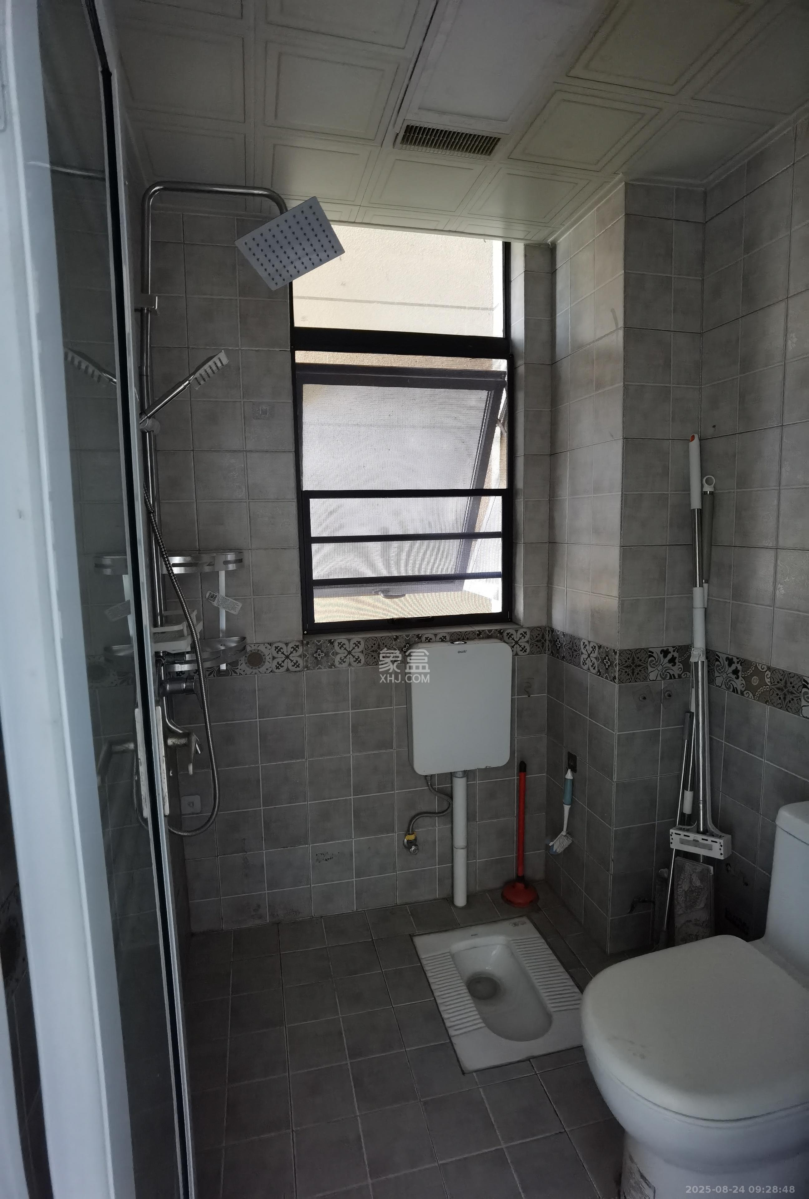 联诚雅郡  3室2厅1卫    2000.0元/月 联诚雅郡  3室2厅1卫    2000.0元/月室内图