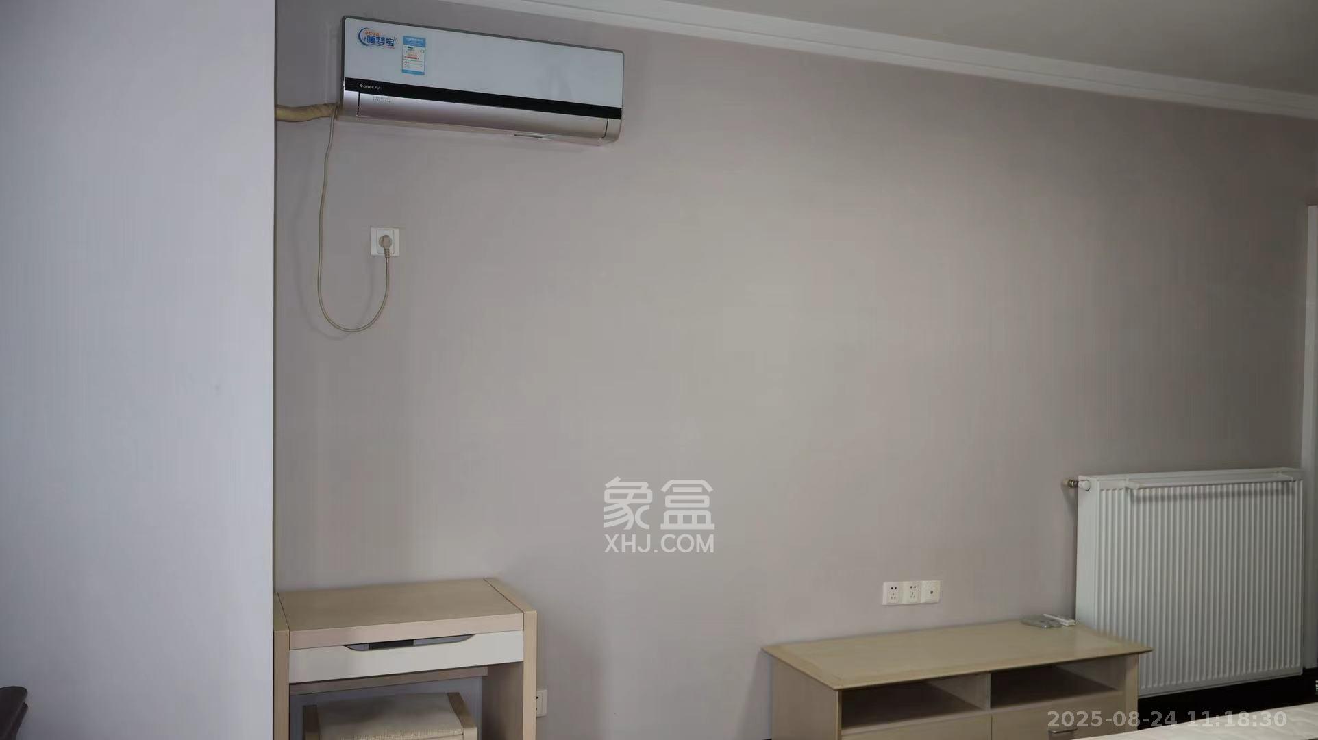 三万英尺  4室2厅2卫    5000.0元/月室内图