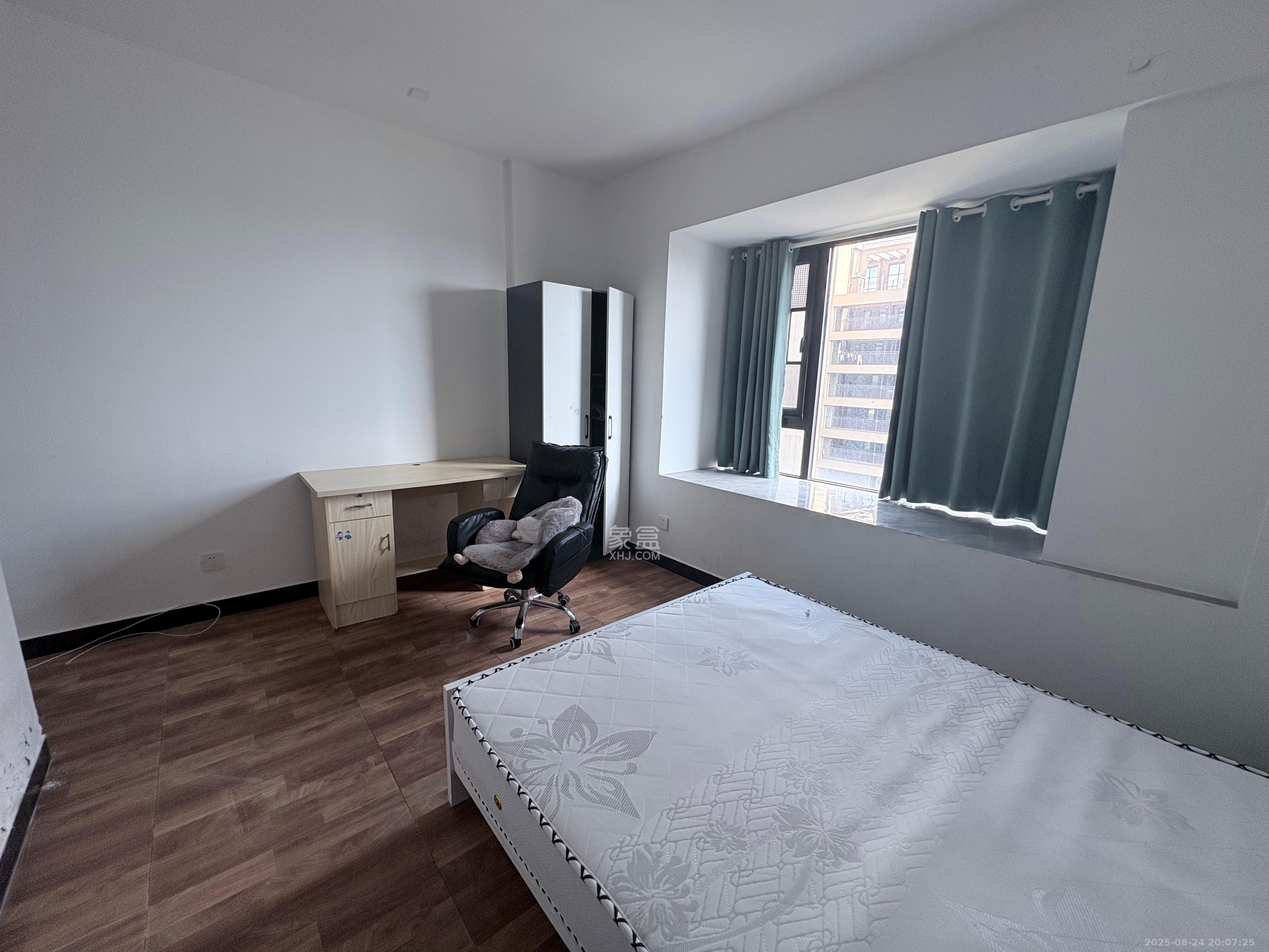 金辉优步花园  3室2厅1卫    2500.0元/月室内图