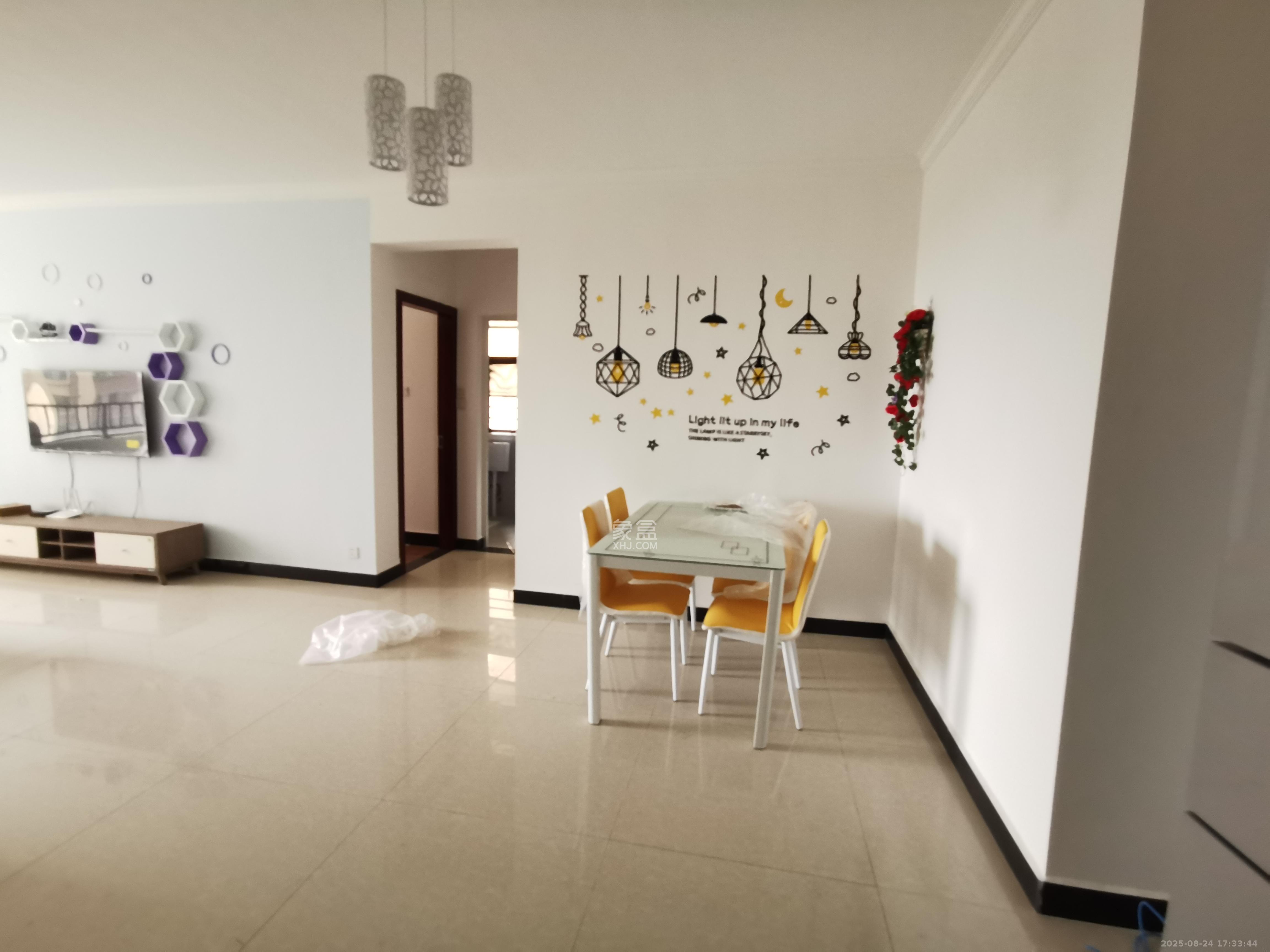 阳光城尚东湾青云苑  3室2厅2卫    2500.0元/月室内图