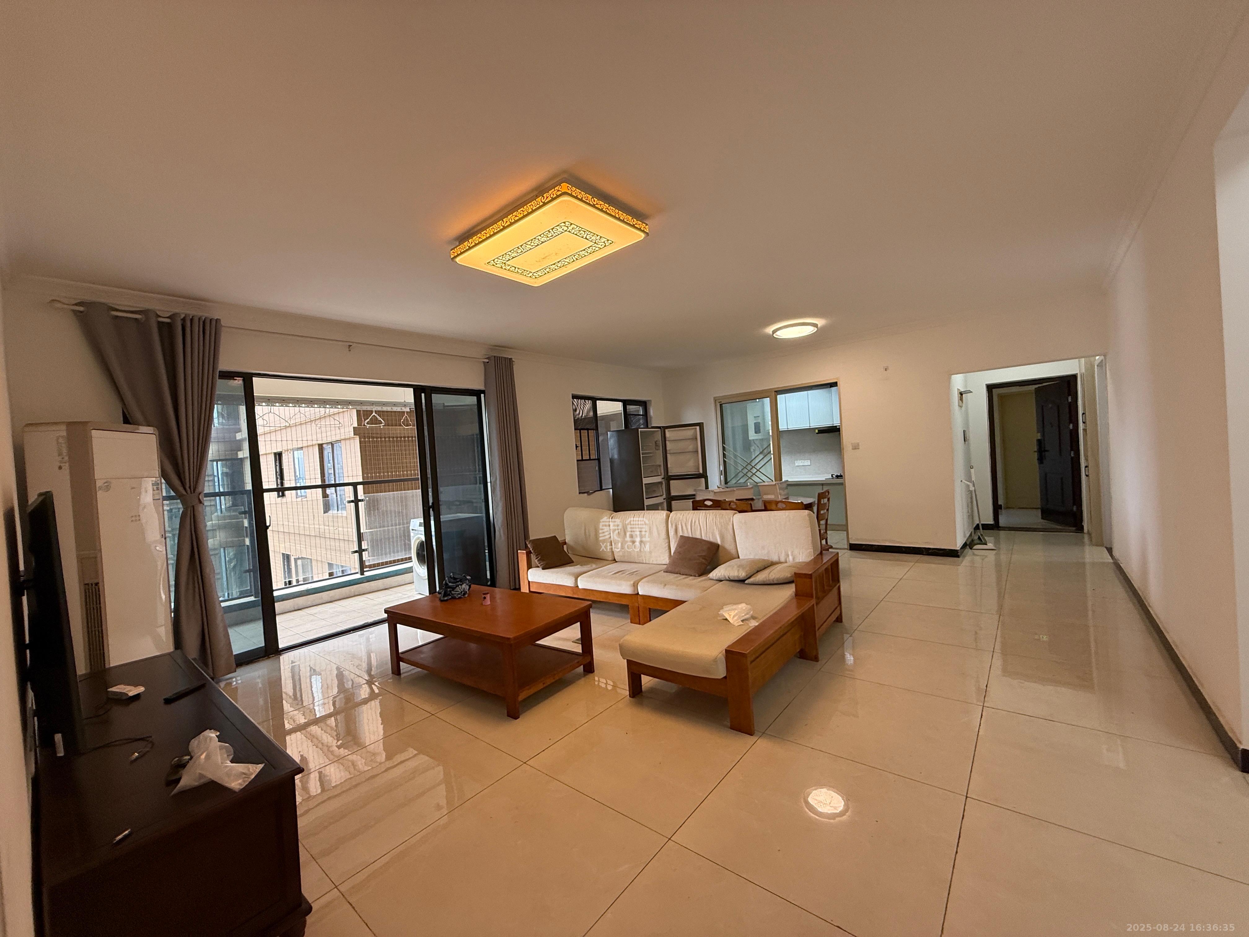 润和长郡(润和紫郡二三期) 4室2厅2卫 2300.0元/月 润和长郡(润和紫郡二三期) 4室2厅2卫 2300.0元/月室内图