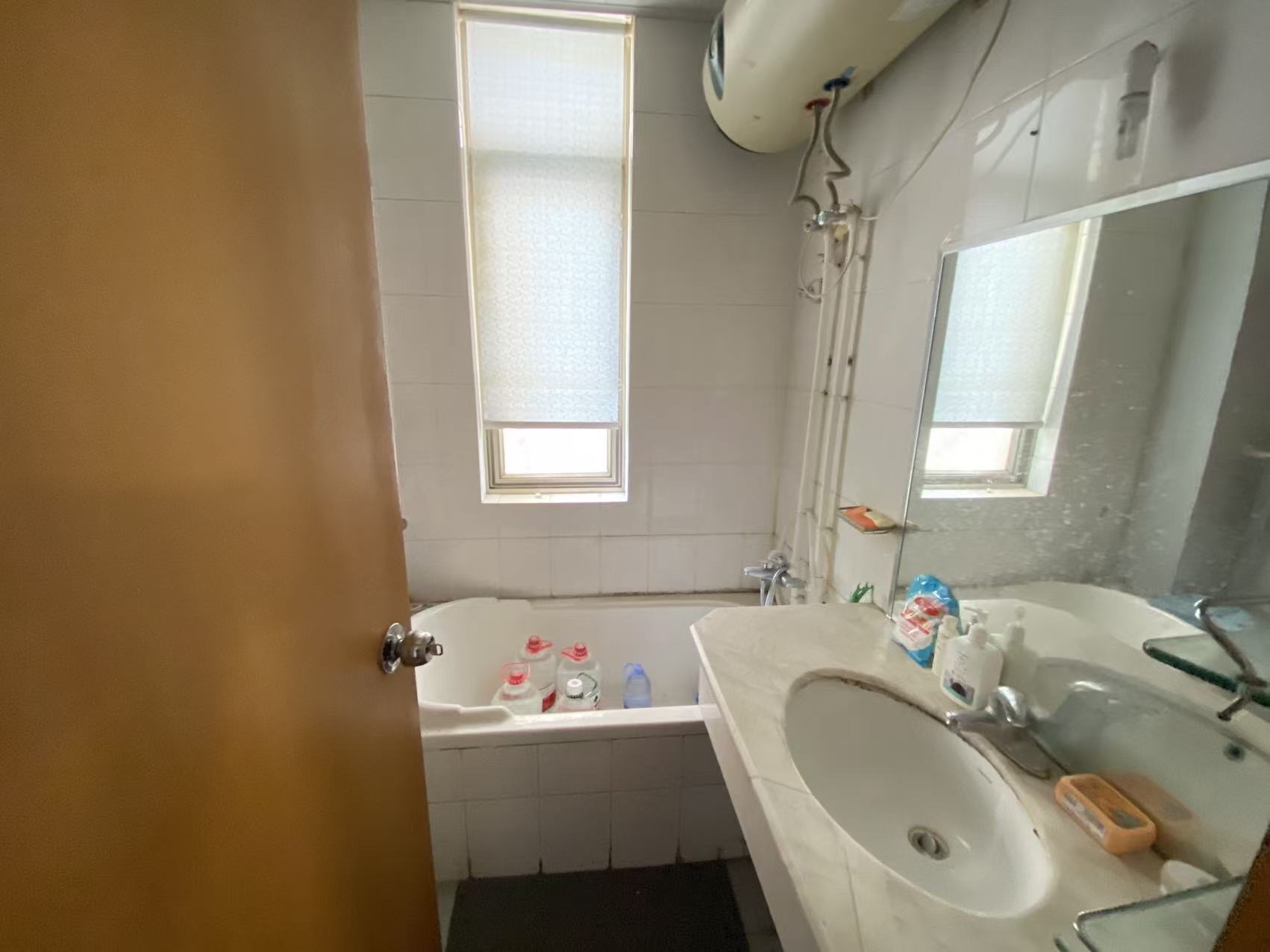 市委办公厅宿舍 3室2厅2卫 2800.0元/月 市委办公厅宿舍 3室2厅2卫 2800.0元/月户型图