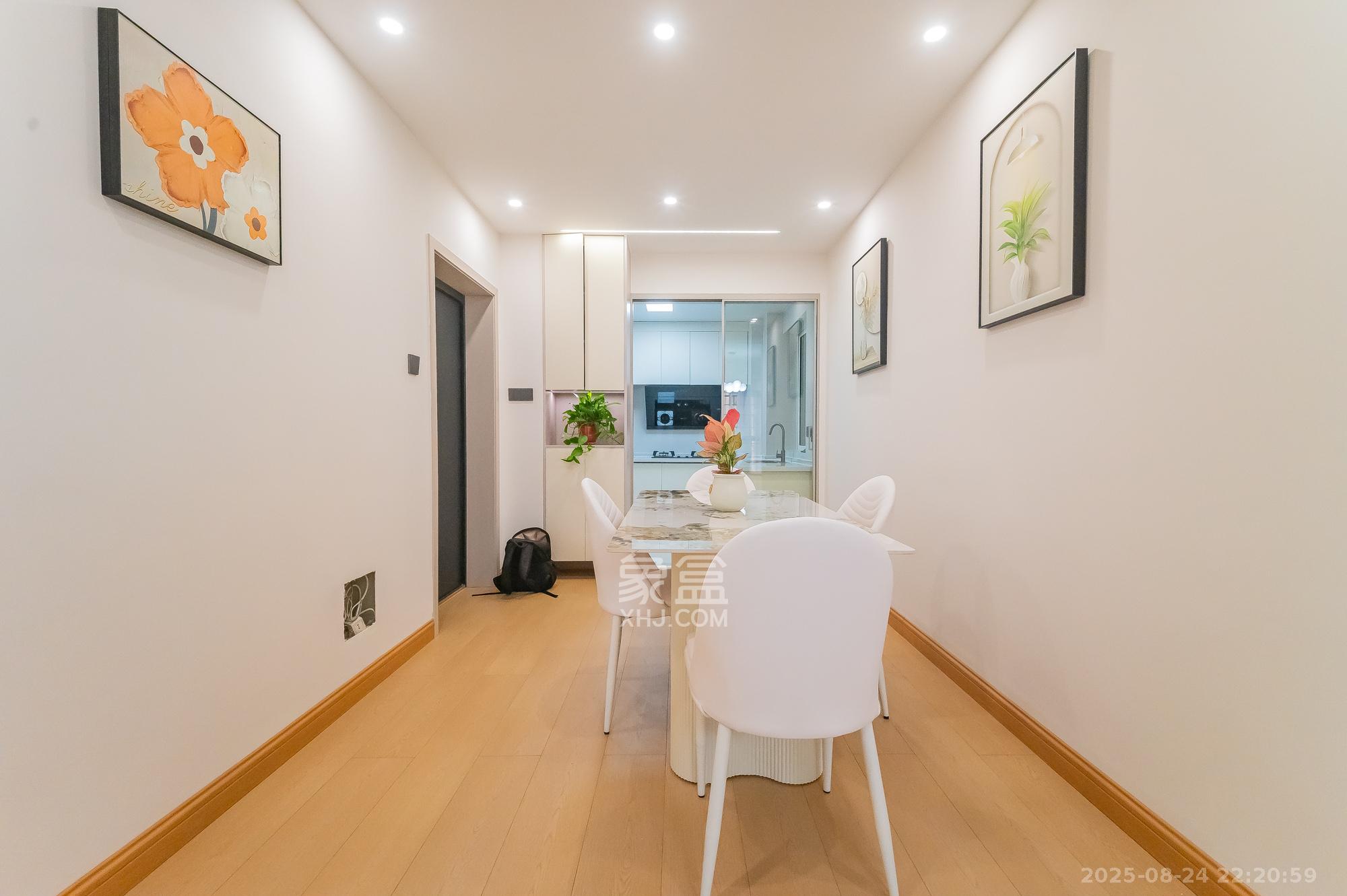 佳美星城 3室2厅1卫 65.8万 佳美星城 3室2厅1卫 65.8万客厅