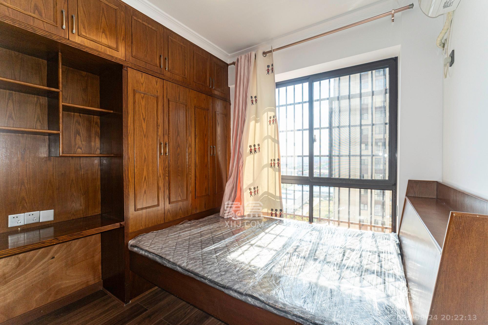 东方美地  3室2厅2卫    90.0万卧室