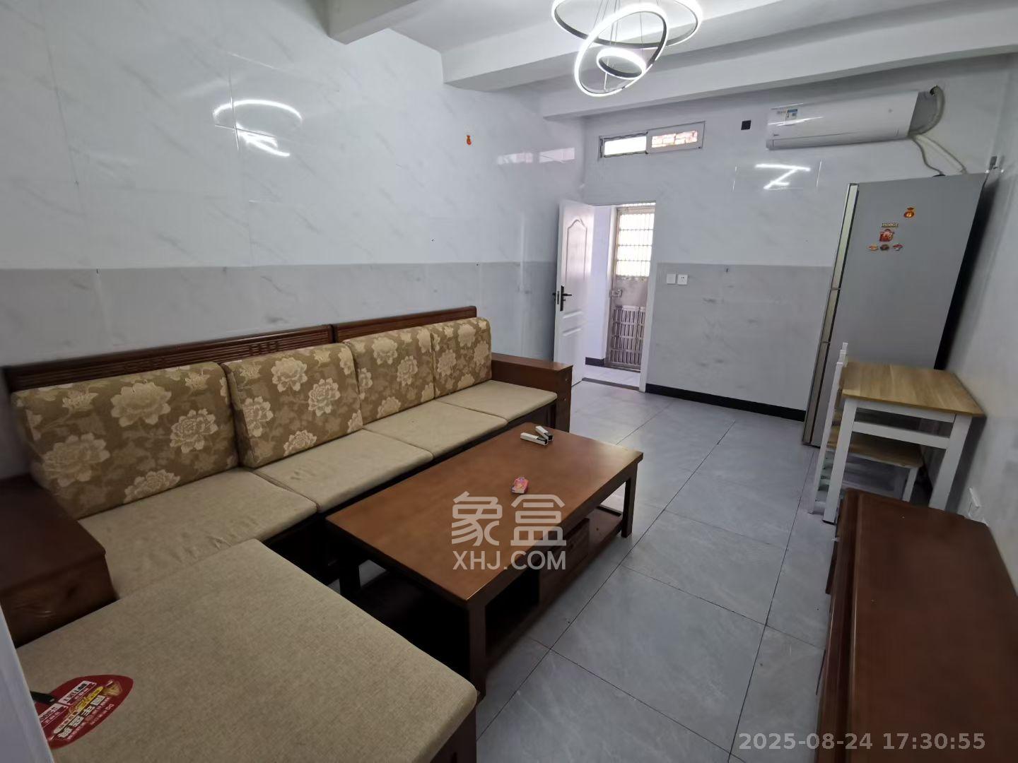 上碧湘街散盘  2室1厅1卫    1900.0元/月室内图