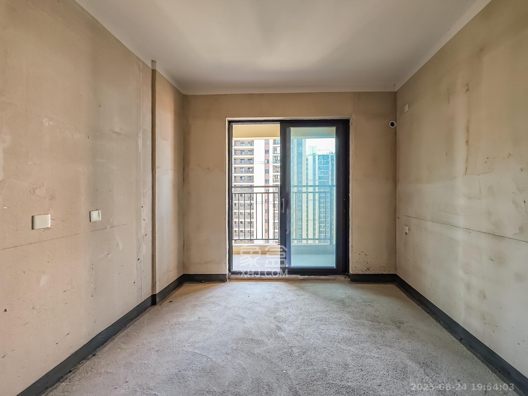 长沙融创城  3室2厅2卫    46.8万卧室