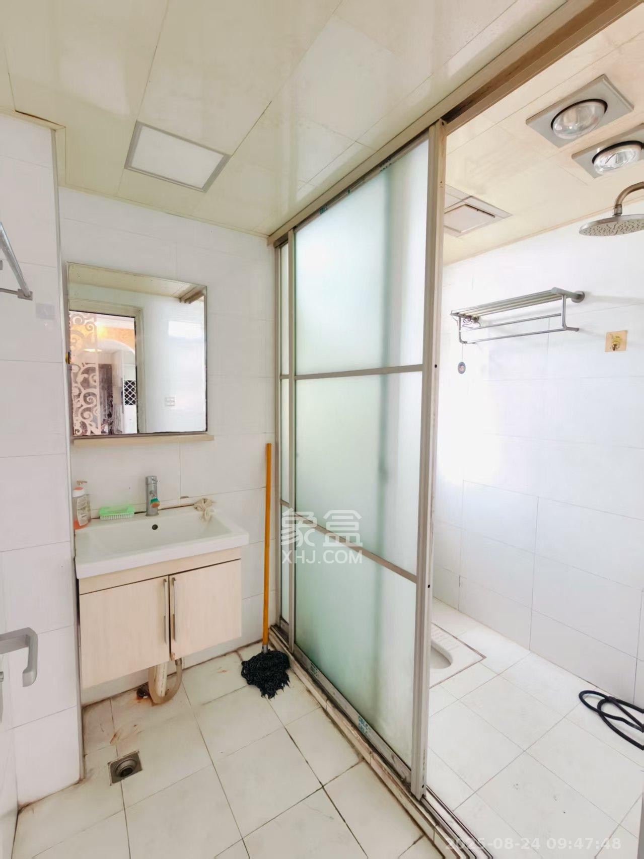 中国铁建国际城一期  3室2厅1卫    1500.0元/月 中国铁建国际城一期  3室2厅1卫    1500.0元/月室内图