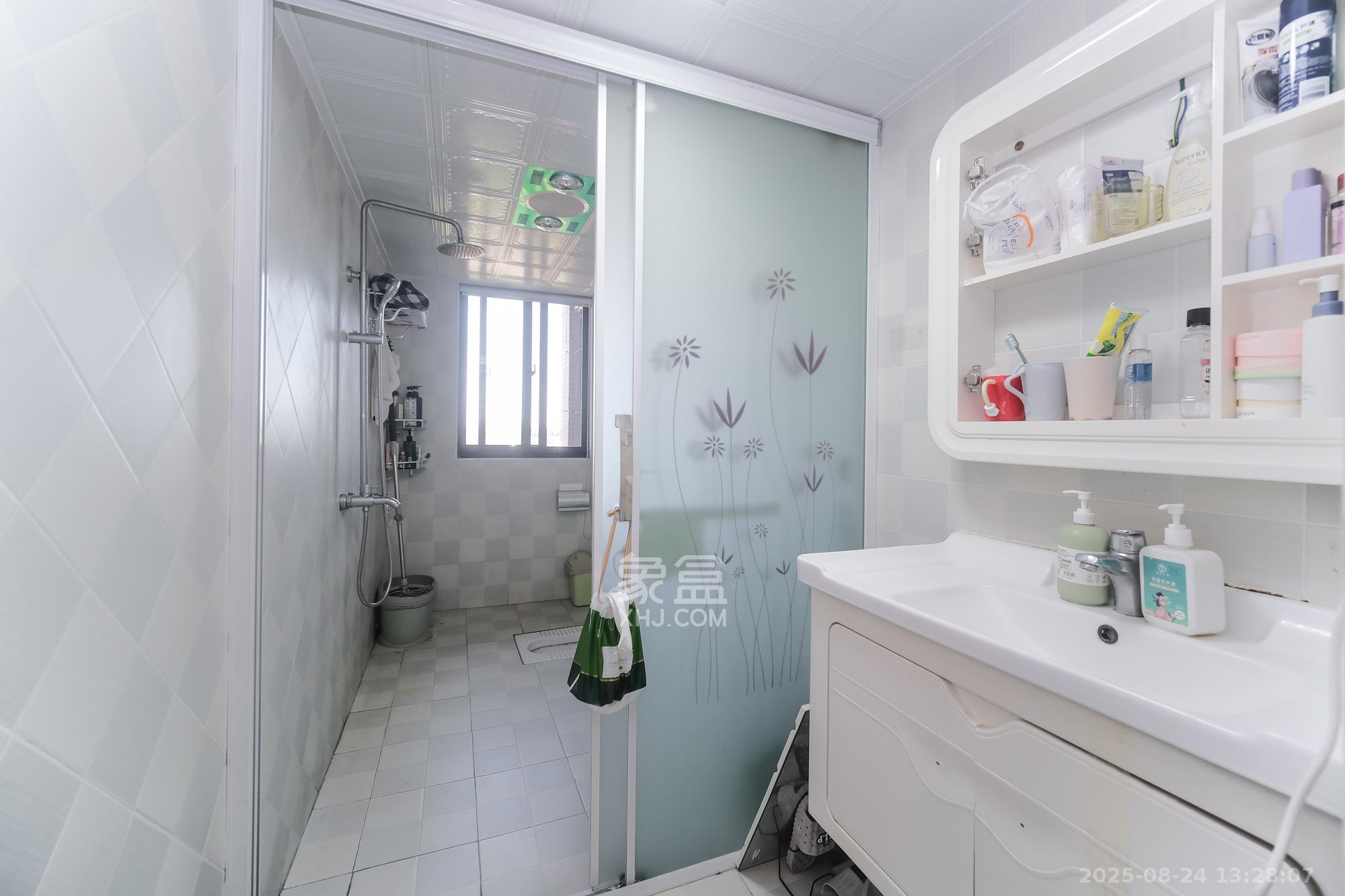 丰源国际  3室2厅2卫    81.0万卫生间