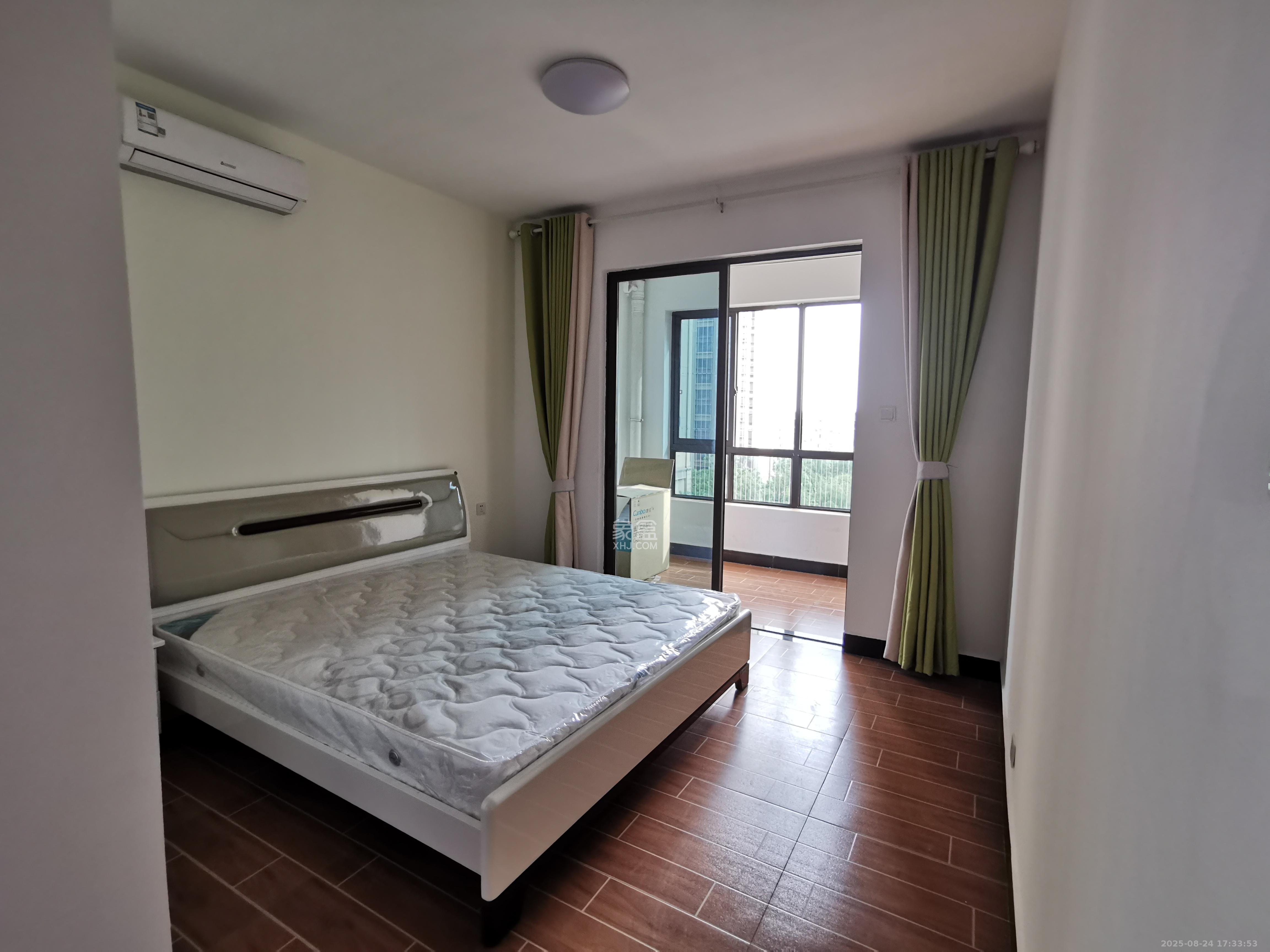 阳光城尚东湾青云苑  3室2厅2卫    2500.0元/月室内图