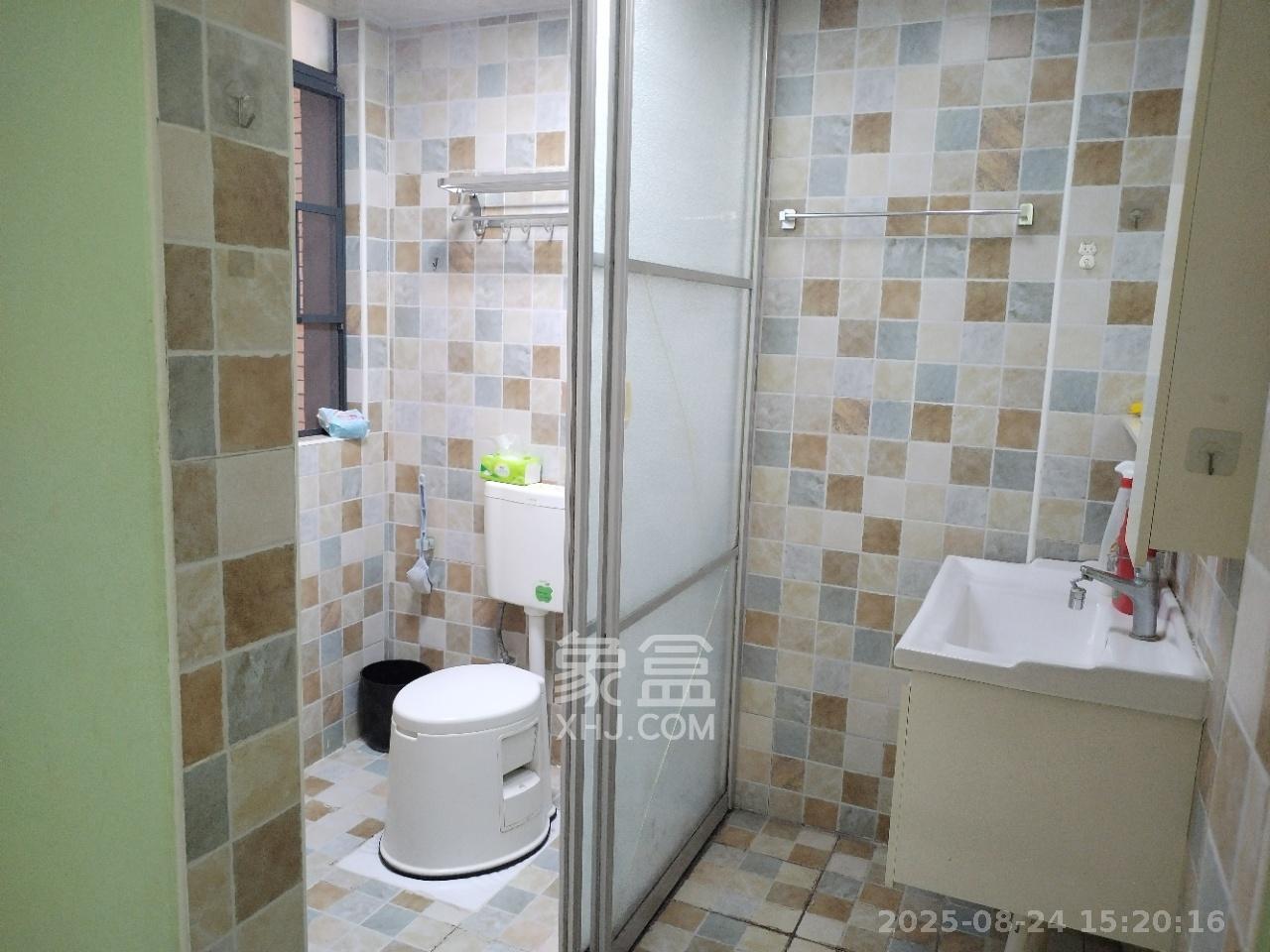 澳海澜庭  2室2厅1卫    1500.0元/月 澳海澜庭  2室2厅1卫    1500.0元/月室内图