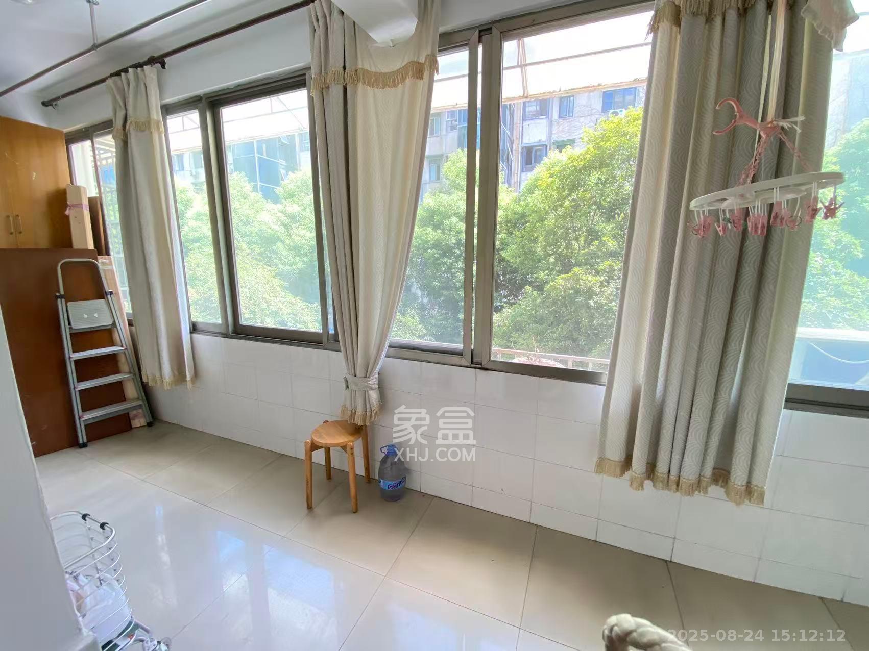 市委办公厅宿舍  3室2厅2卫    2800.0元/月室内图