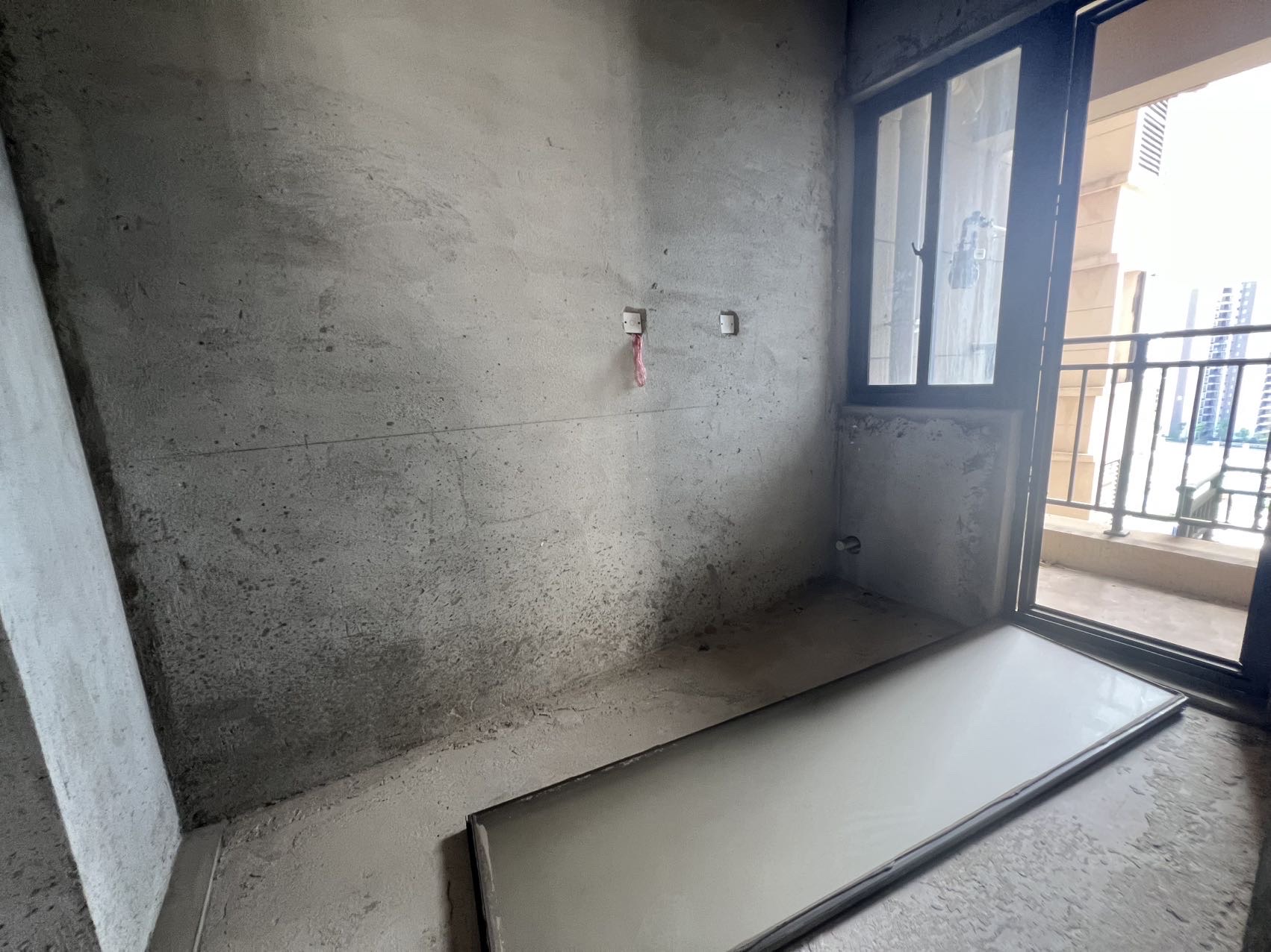 绿地雅典郡 1室0厅0卫 100.0万 绿地雅典郡 1室0厅0卫 100.0万客厅