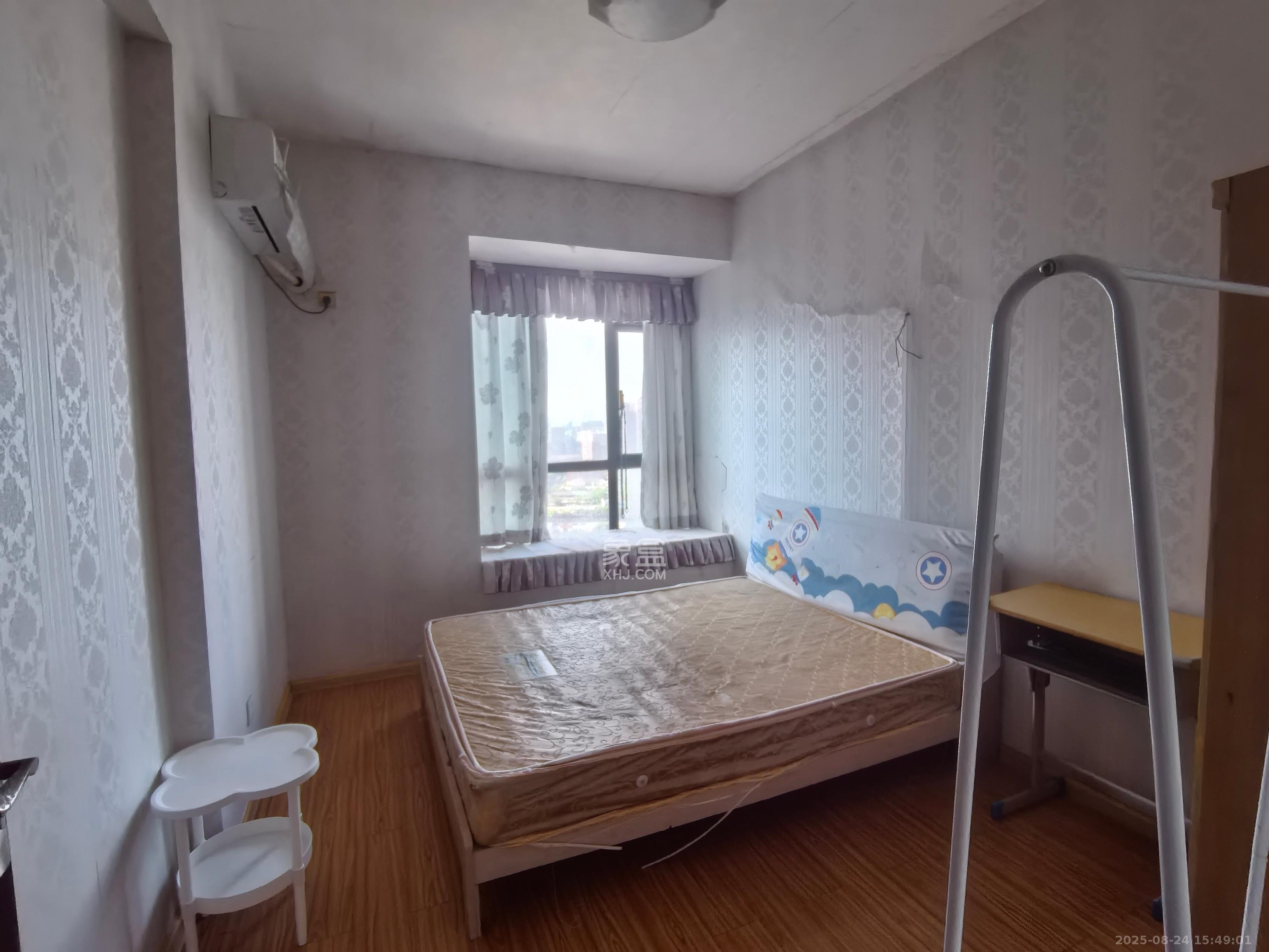 金领家族  2室2厅1卫    1700.0元/月室内图