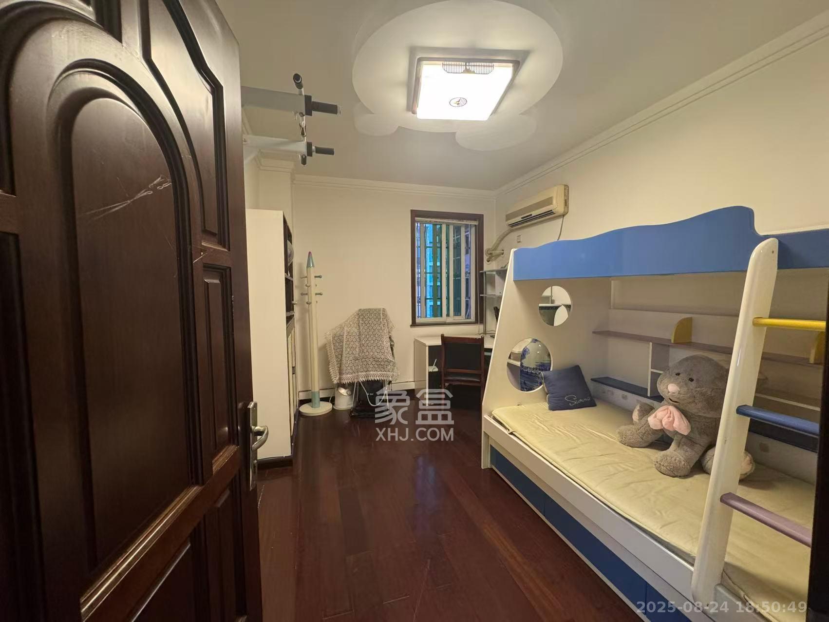 新华联家园  4室2厅2卫    4200.0元/月 新华联家园  4室2厅2卫    4200.0元/月室内图