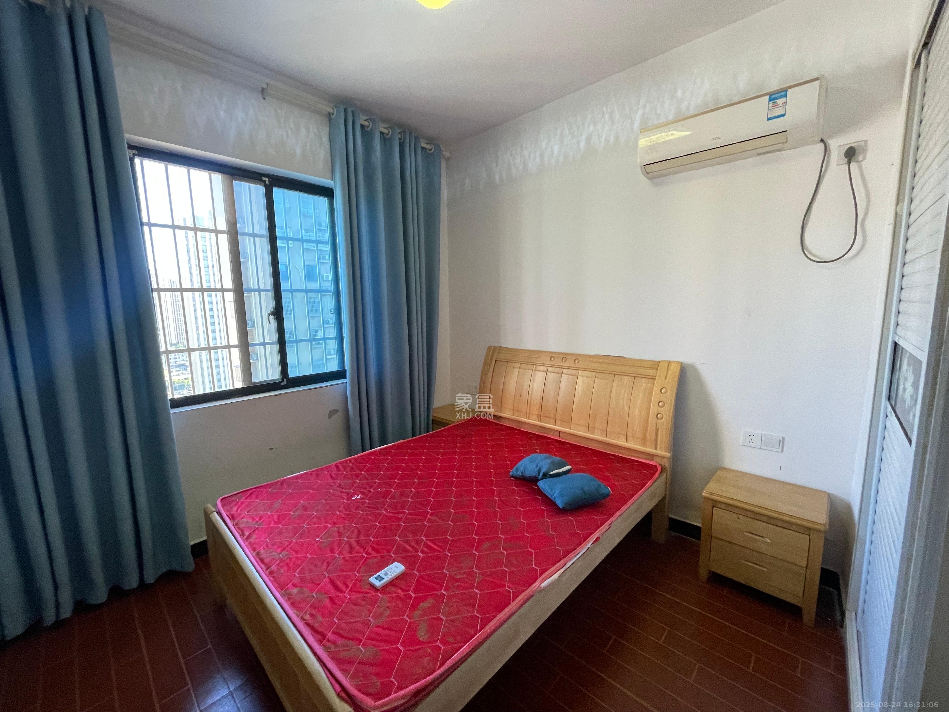 紫御江山  2室1厅1卫    1800.0元/月室内图