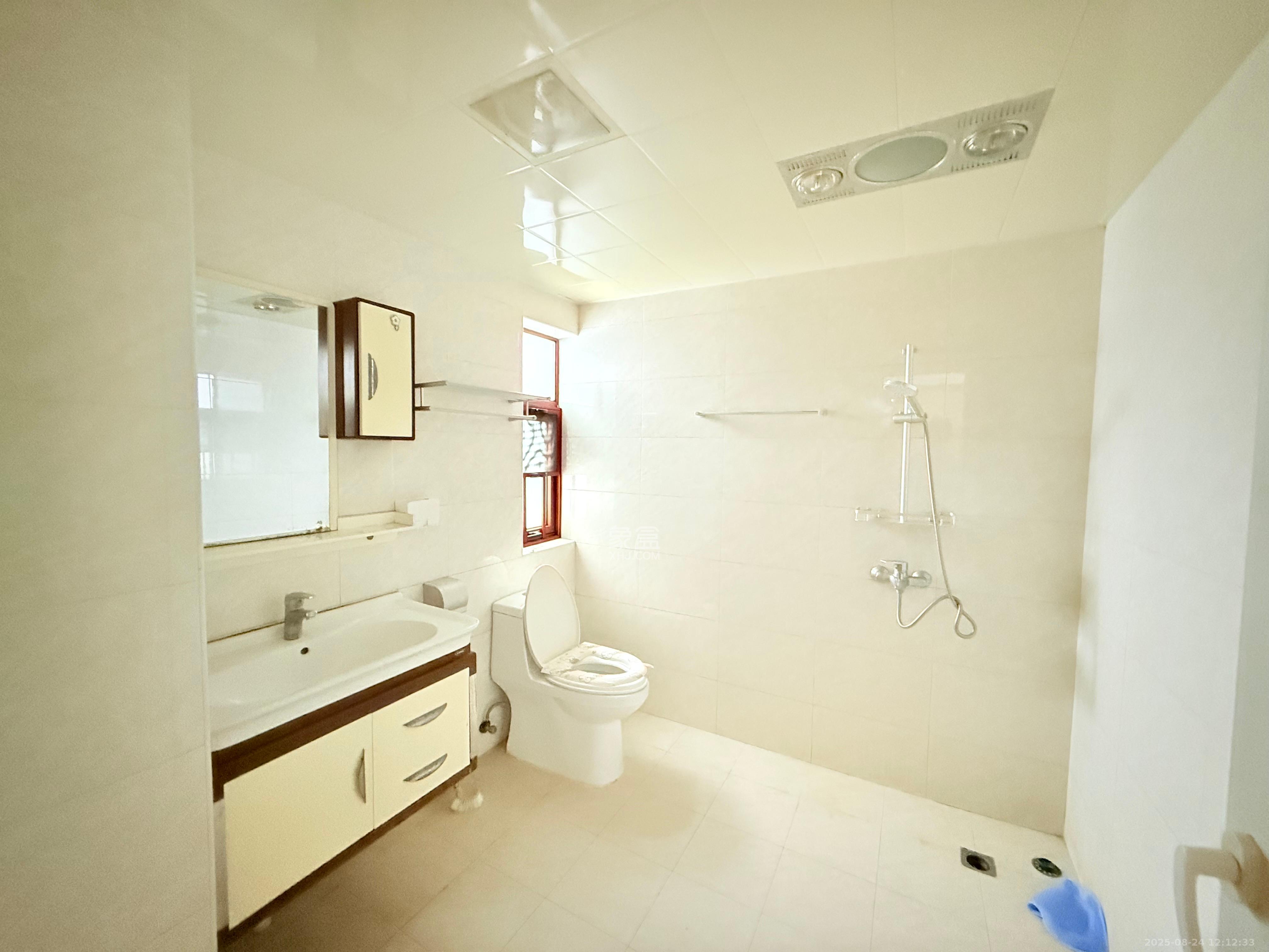 银杏嘉园  4室2厅1卫    3000.0元/月 银杏嘉园  4室2厅1卫    3000.0元/月室内图