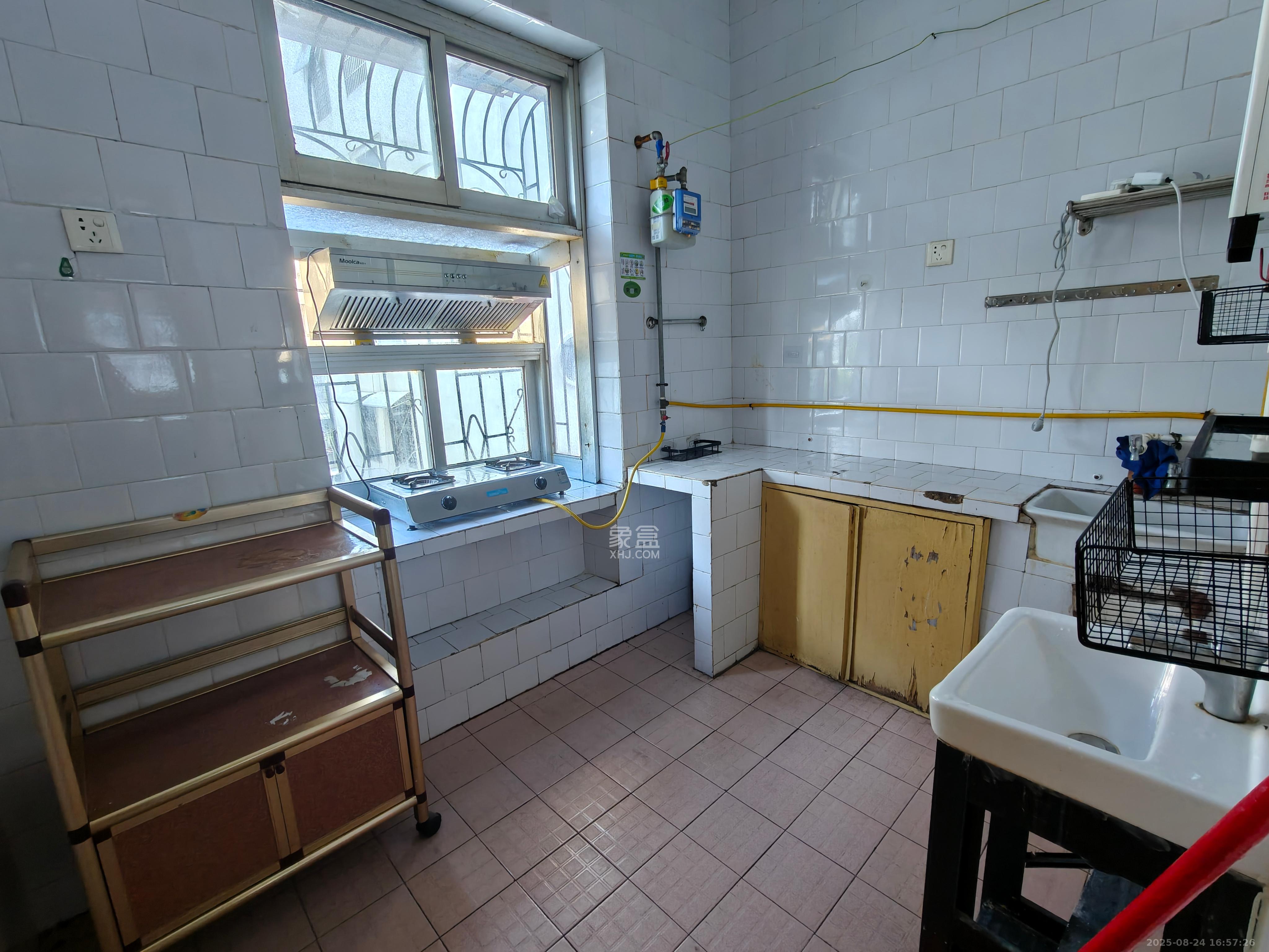 祝威岗散盘  3室1厅1卫    2500.0元/月 祝威岗散盘  3室1厅1卫    2500.0元/月室内图