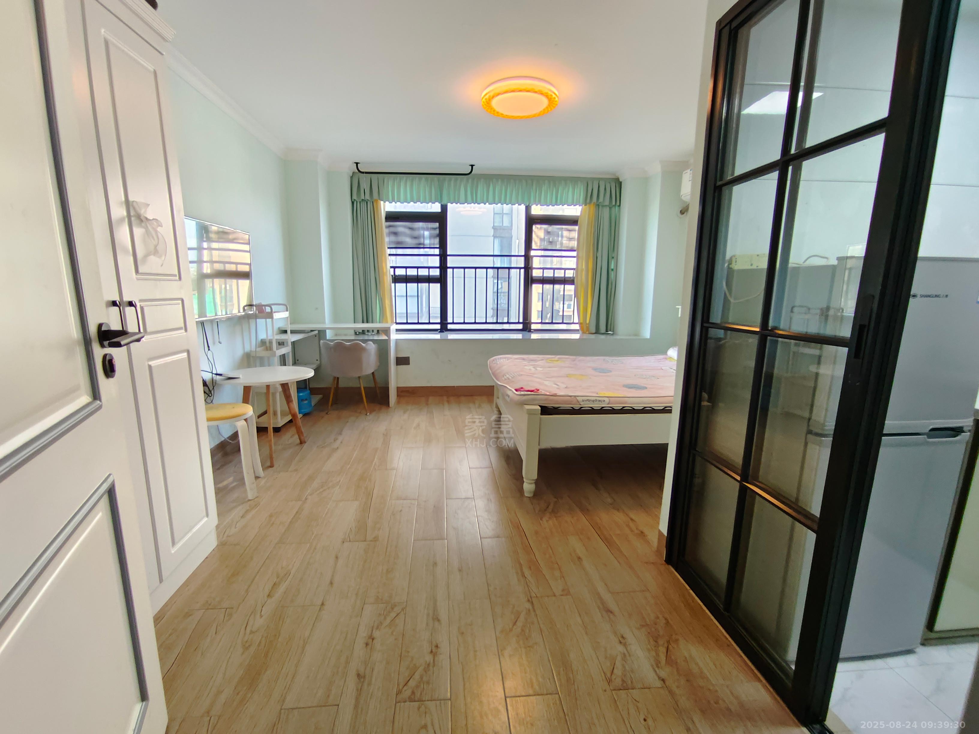 文艺复兴(未来城)  1室1厅1卫    1100.0元/月 文艺复兴(未来城)  1室1厅1卫    1100.0元/月室内图