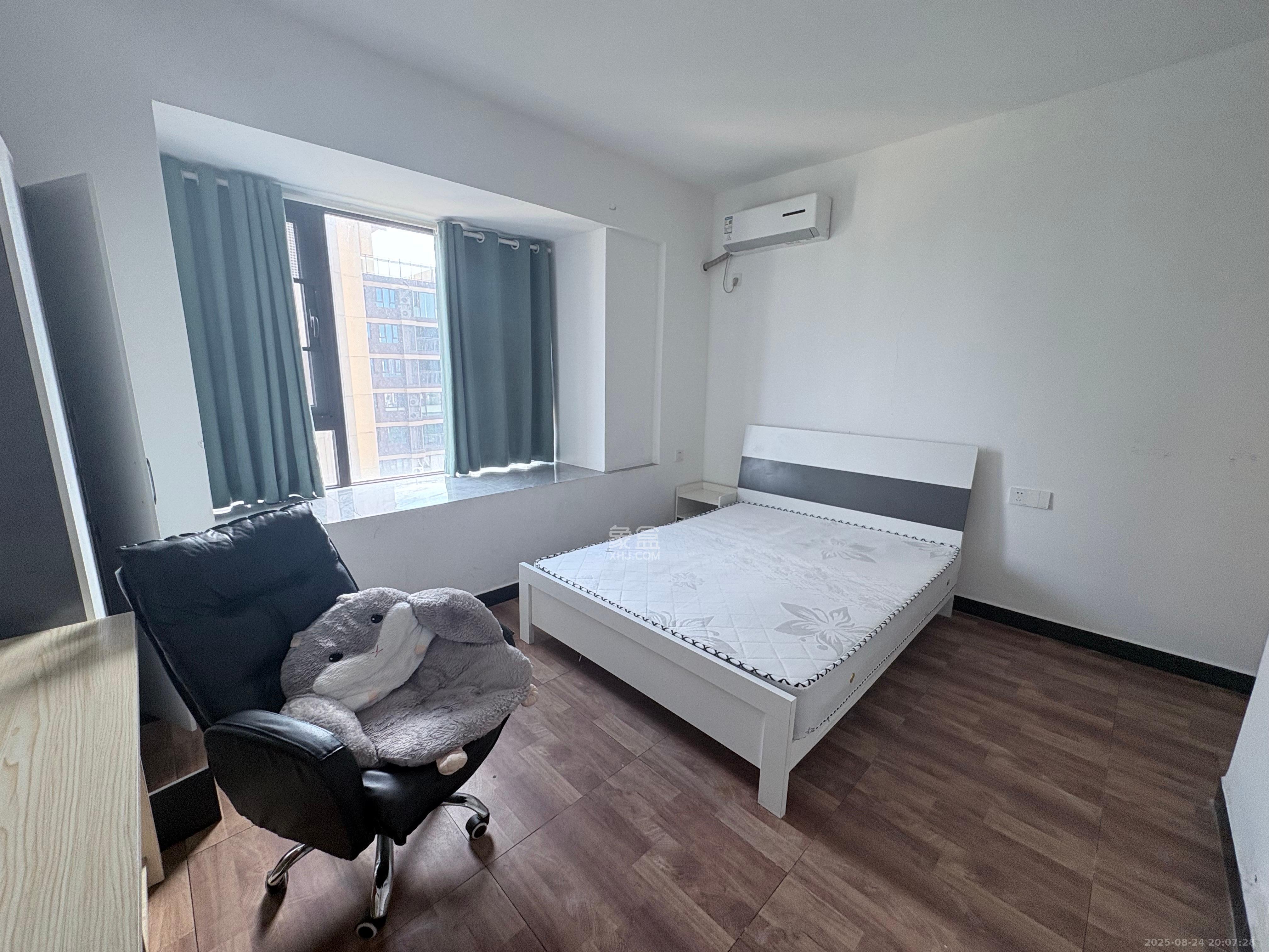 金辉优步花园  3室2厅1卫    2500.0元/月室内图