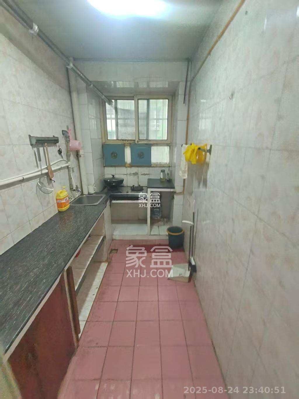 红花坡社区 2室1厅1卫 1600.0元/月 红花坡社区 2室1厅1卫 1600.0元/月室内图