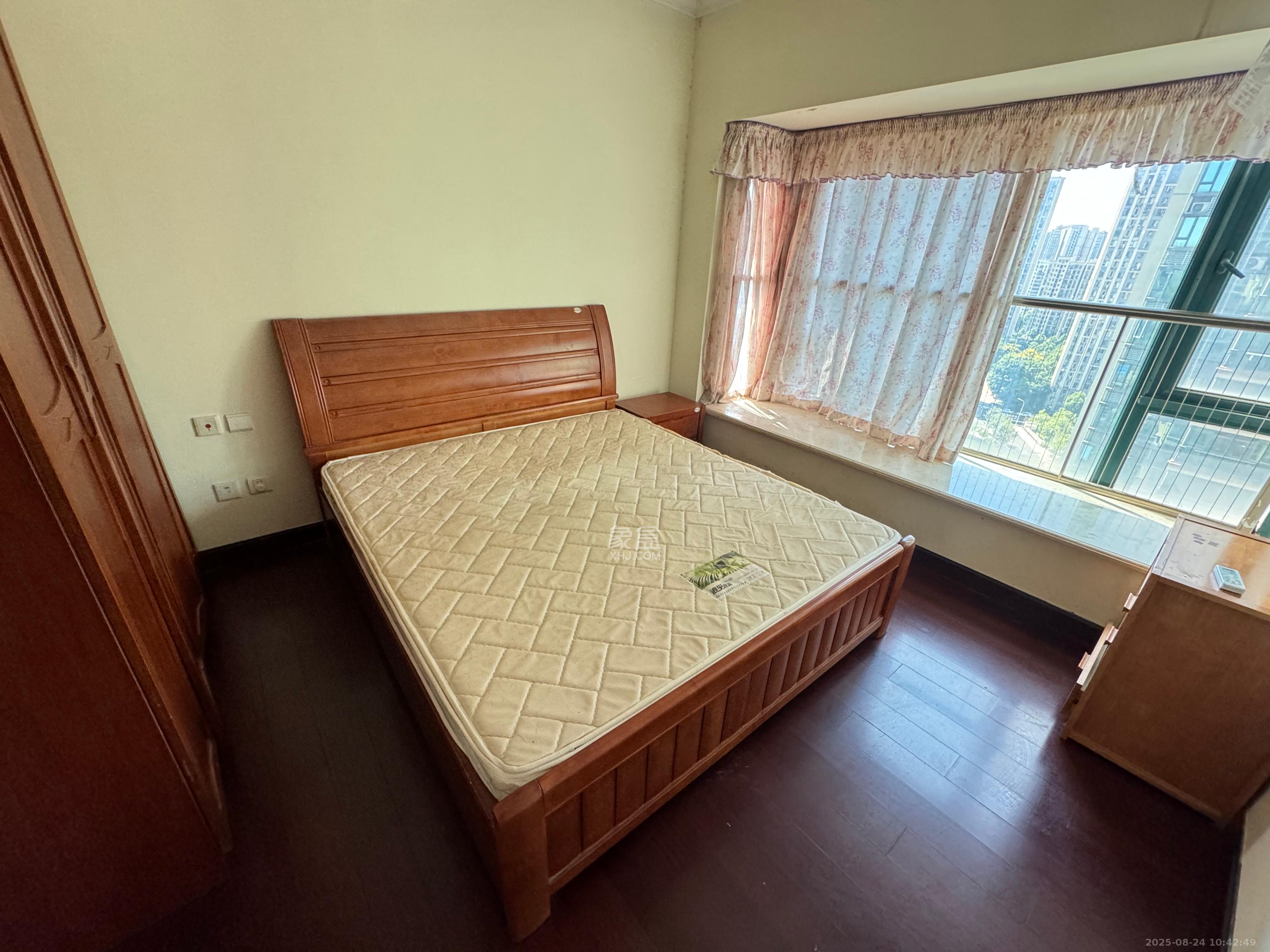 恒大华府 2室2厅1卫 2000.0元/月 恒大华府 2室2厅1卫 2000.0元/月室内图