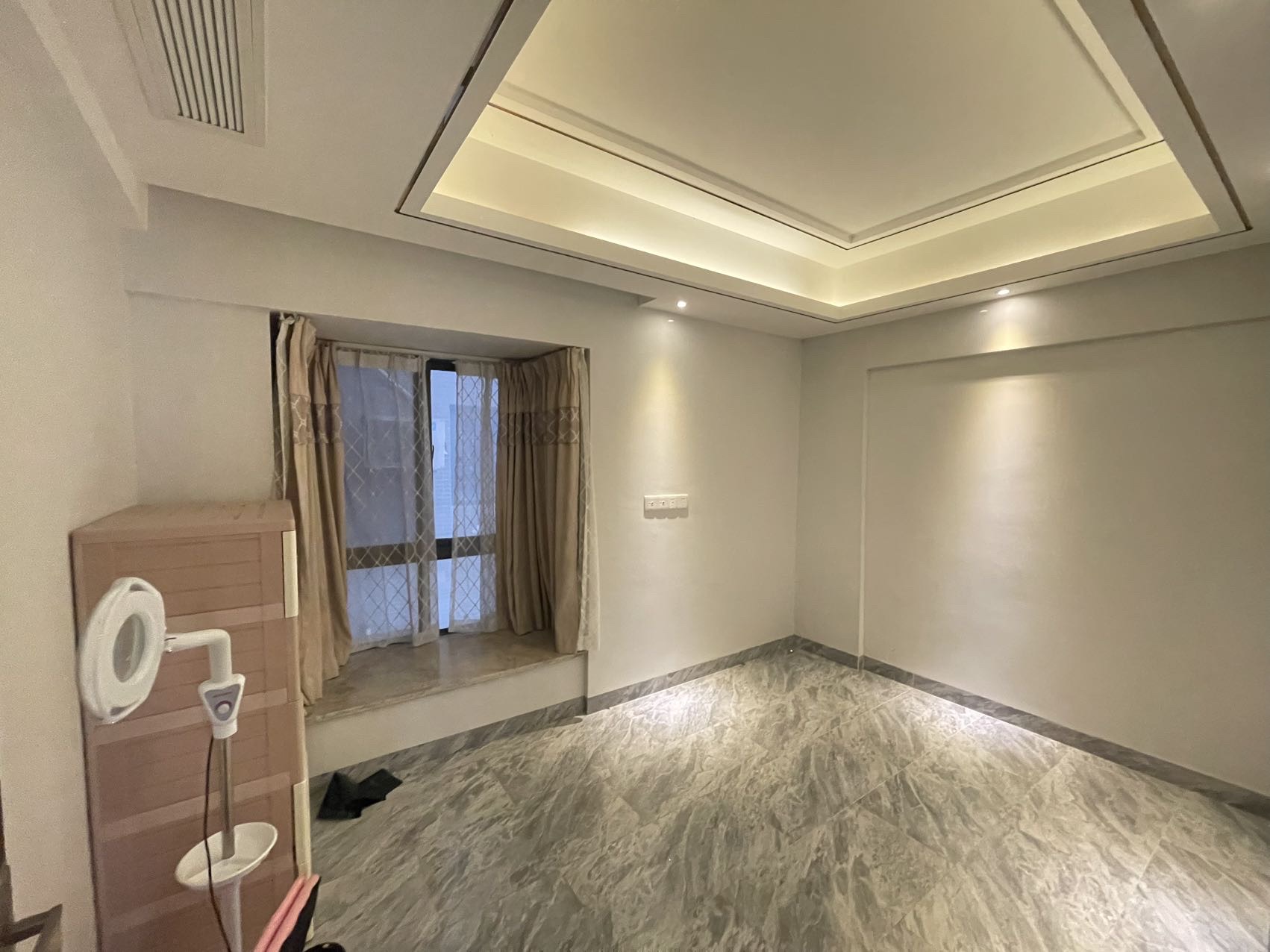 宇建国贸城  2室2厅1卫    3300.0元/月室内图